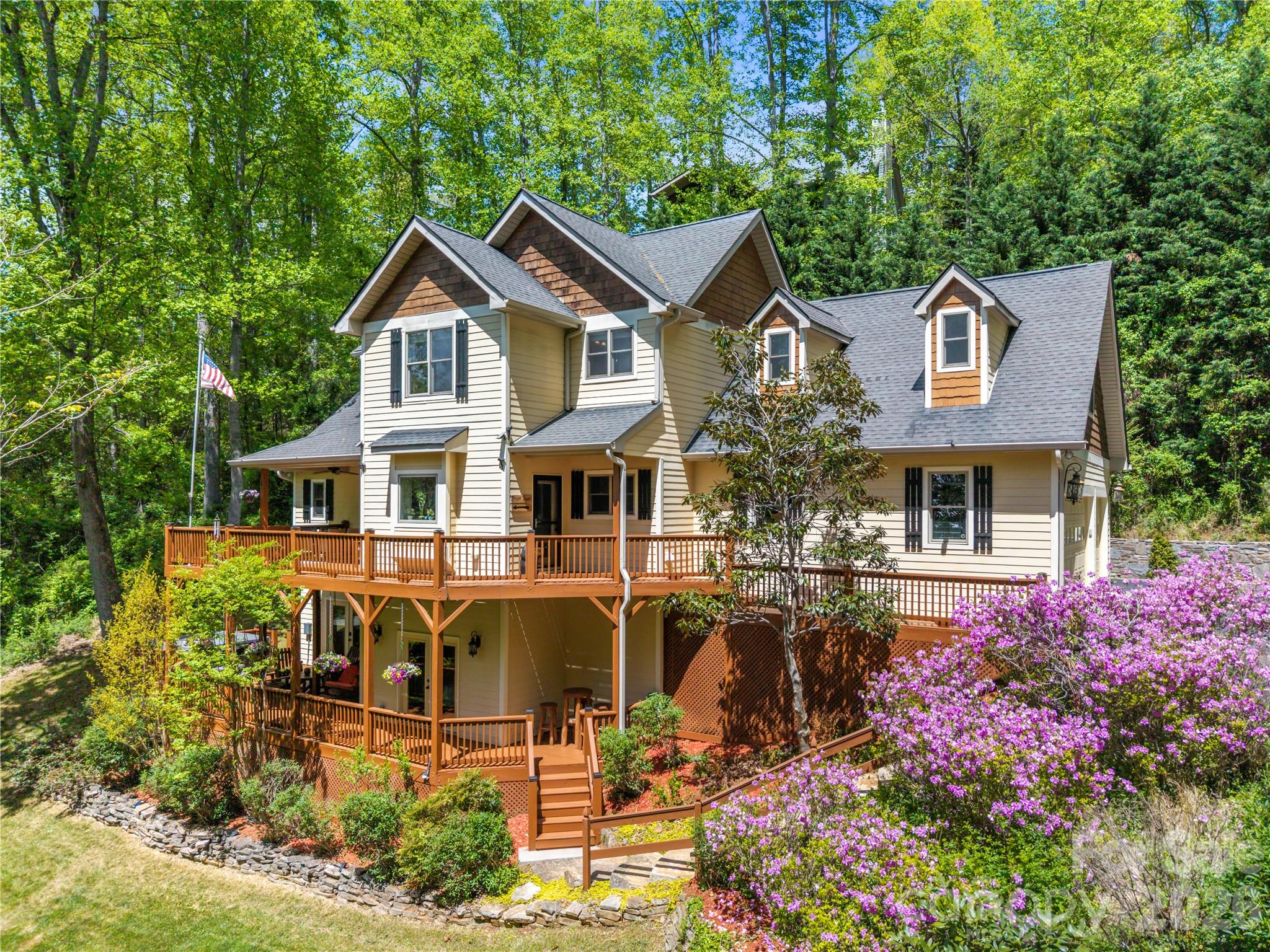 128 Churchill Downs Drive