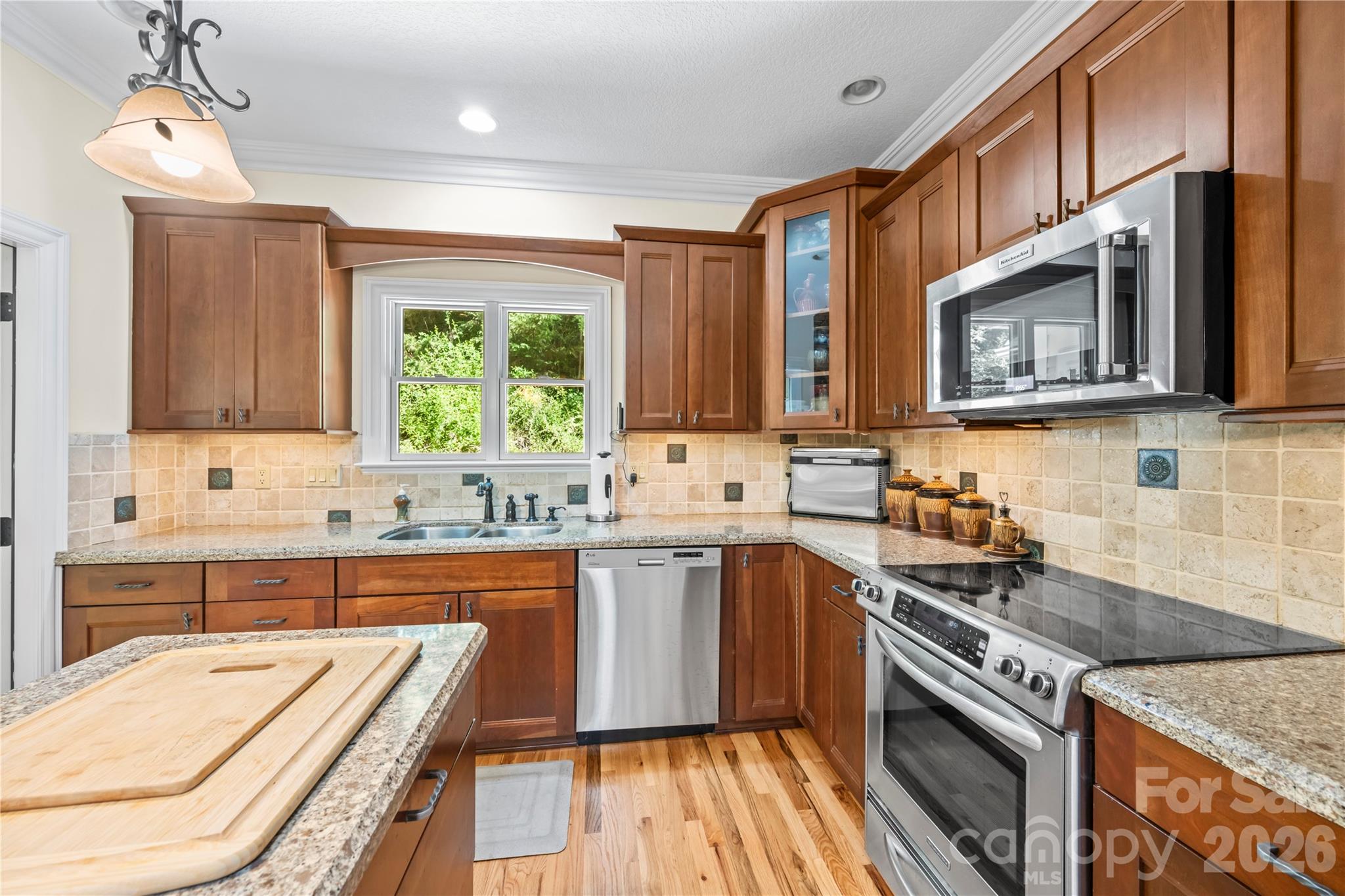 Single Family Residence at 128 Churchill Downs Drive, Fairview, photo 17 of 48