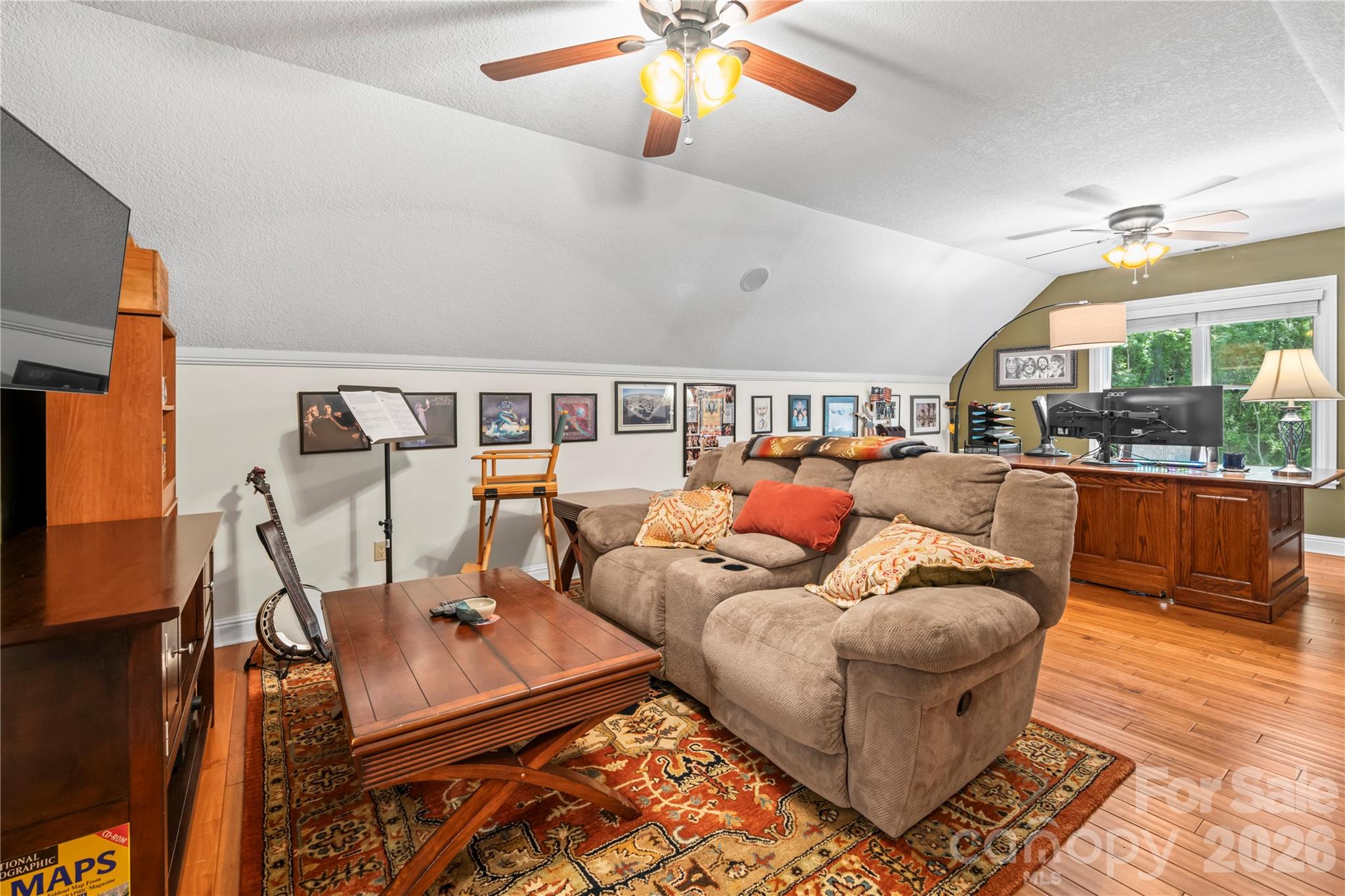Single Family Residence at 128 Churchill Downs Drive, Fairview, photo 31 of 48
