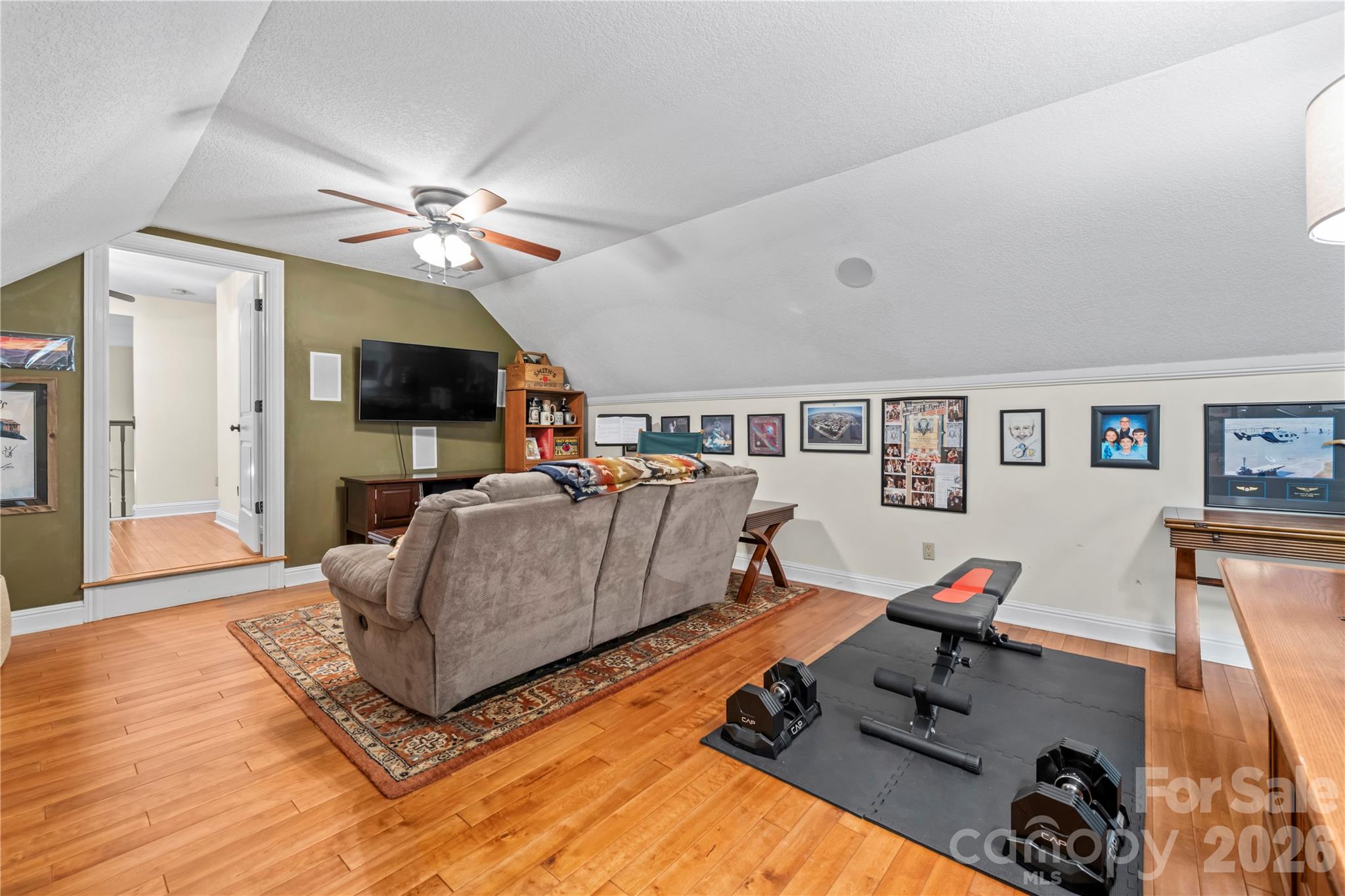 Single Family Residence at 128 Churchill Downs Drive, Fairview, photo 32 of 48