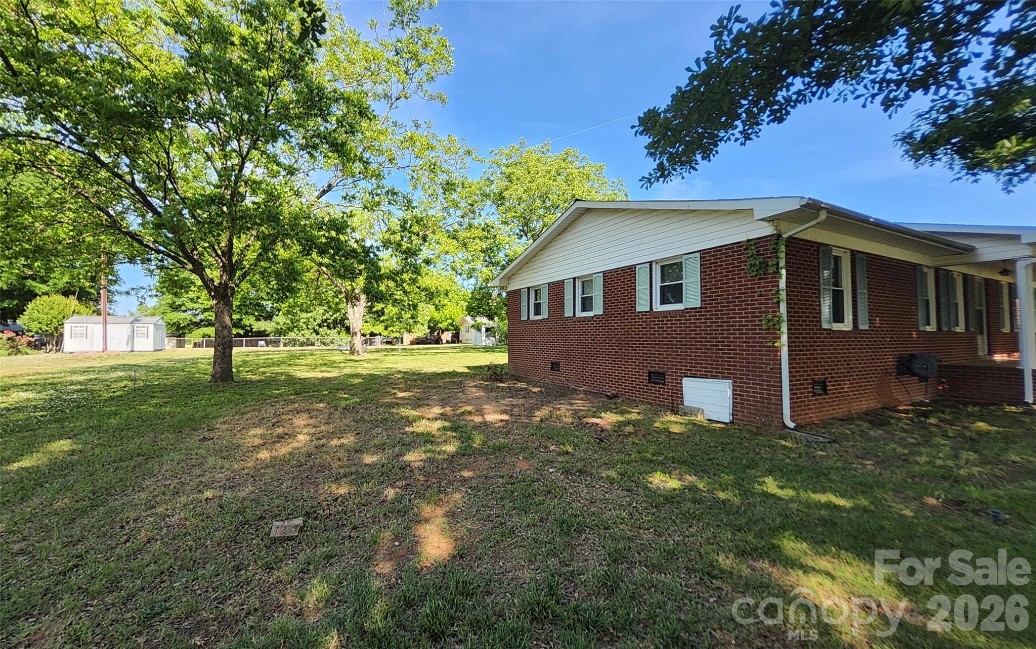 END VIEW~~ - 113 Kings Drive, Forest City
