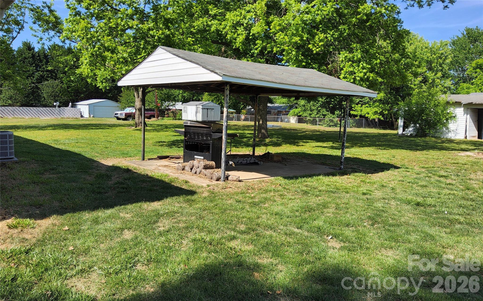 COVERED PATIO~~ - 113 Kings Drive, Forest City