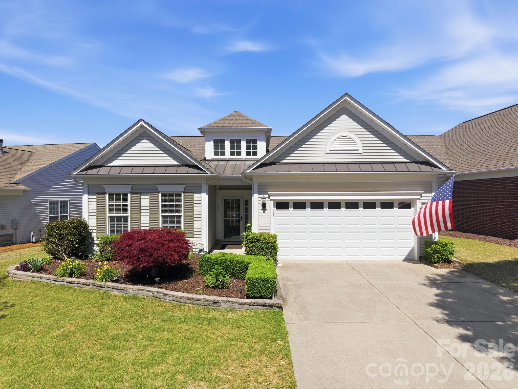 Single Family Residence at 23119 kingfisher Drive, Fort Mill, photo 2 of 50