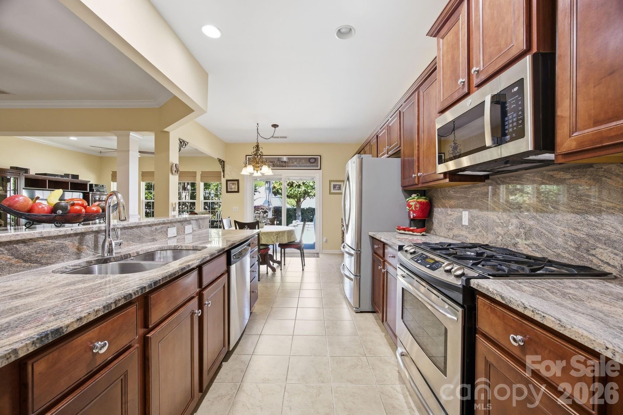 Single Family Residence at 23119 kingfisher Drive, Fort Mill, photo 3 of 50