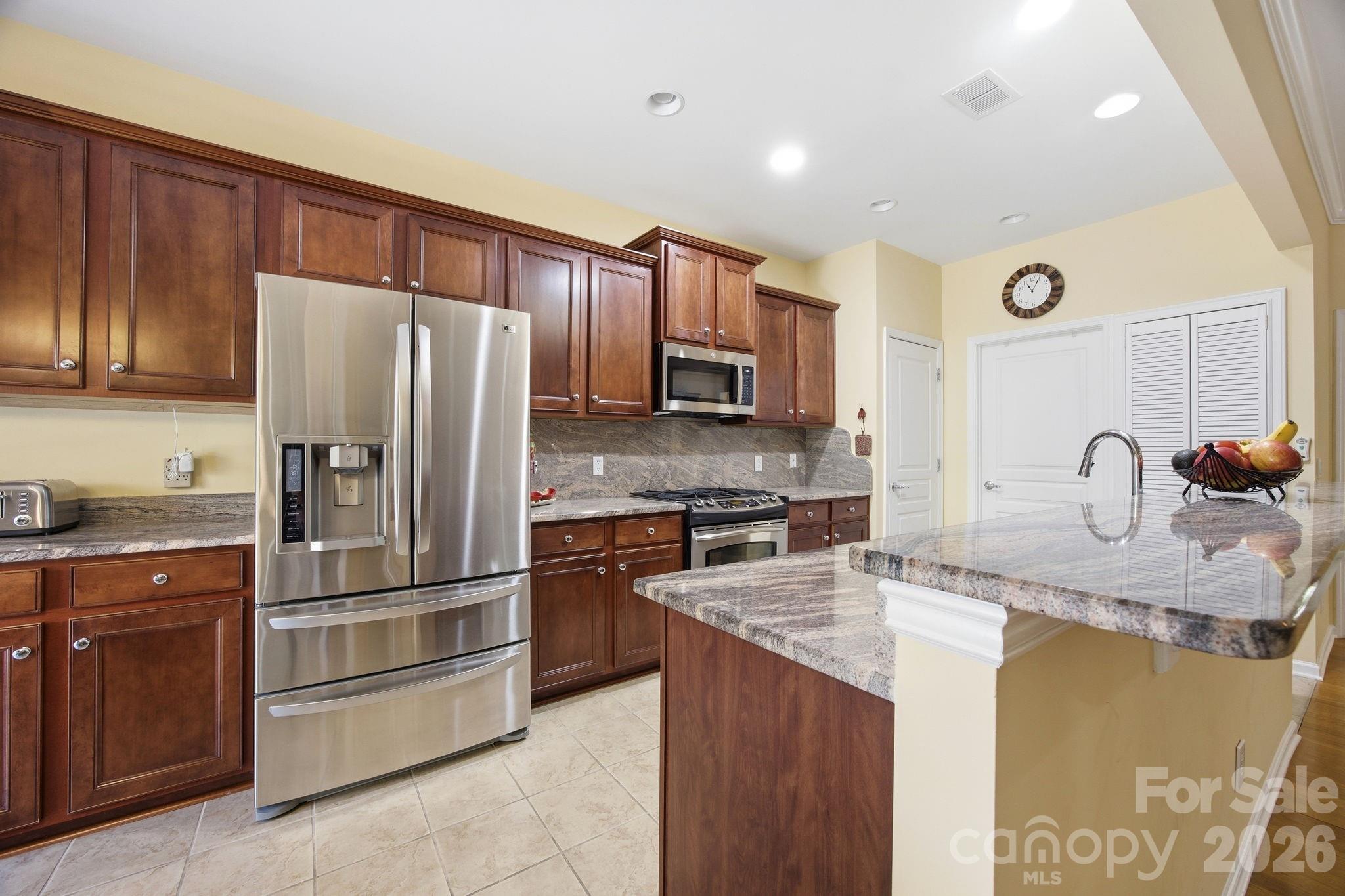 Single Family Residence at 23119 kingfisher Drive, Fort Mill, photo 14 of 50