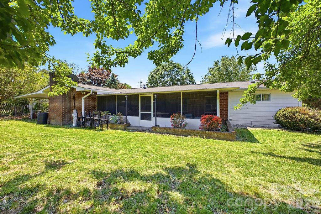 Single Family Residence at 88 Lost Creek Drive, Flat Rock, photo 33 of 34