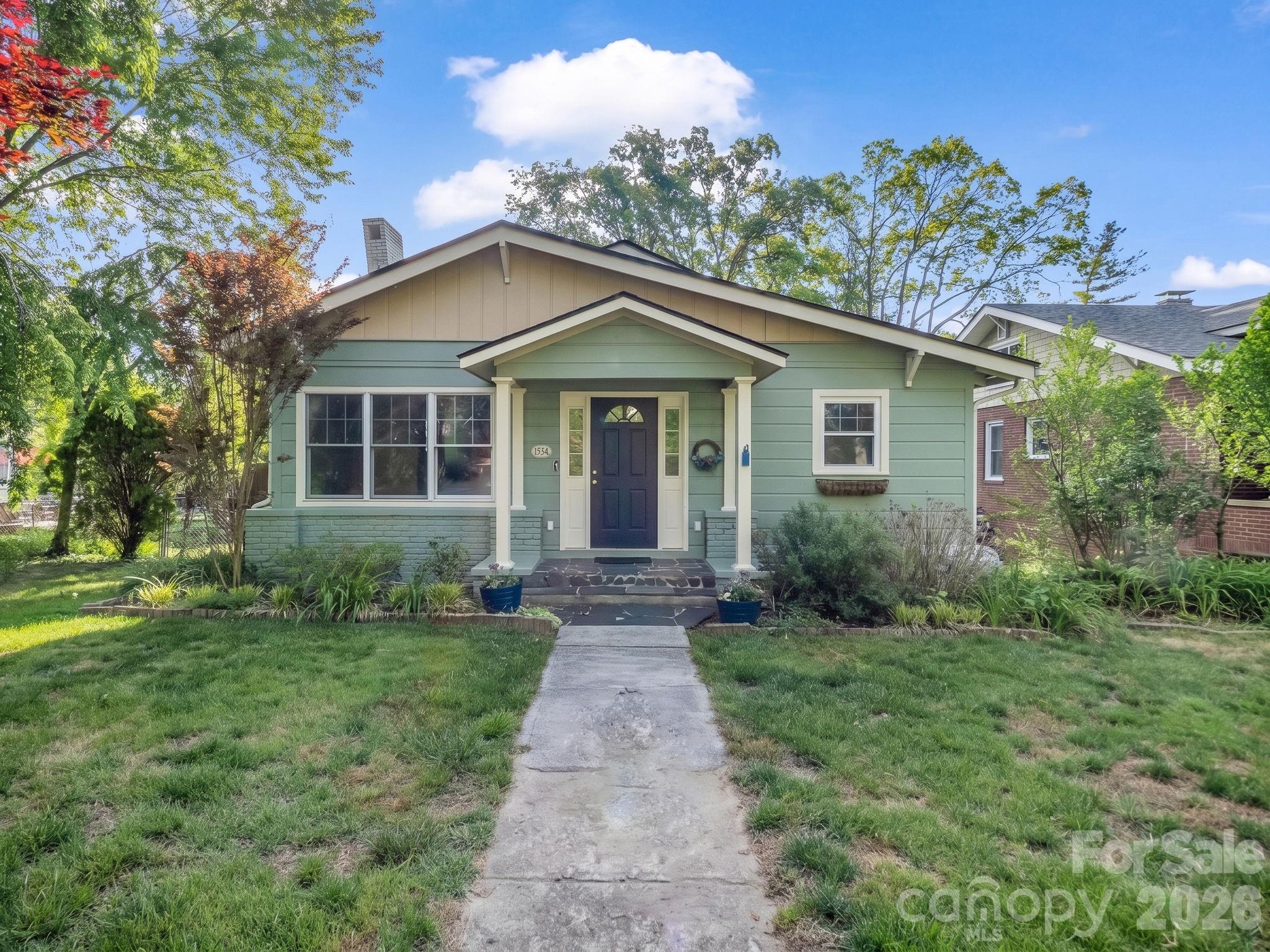 historic downtown bungalow - 1534 Kensington Road, Hendersonville