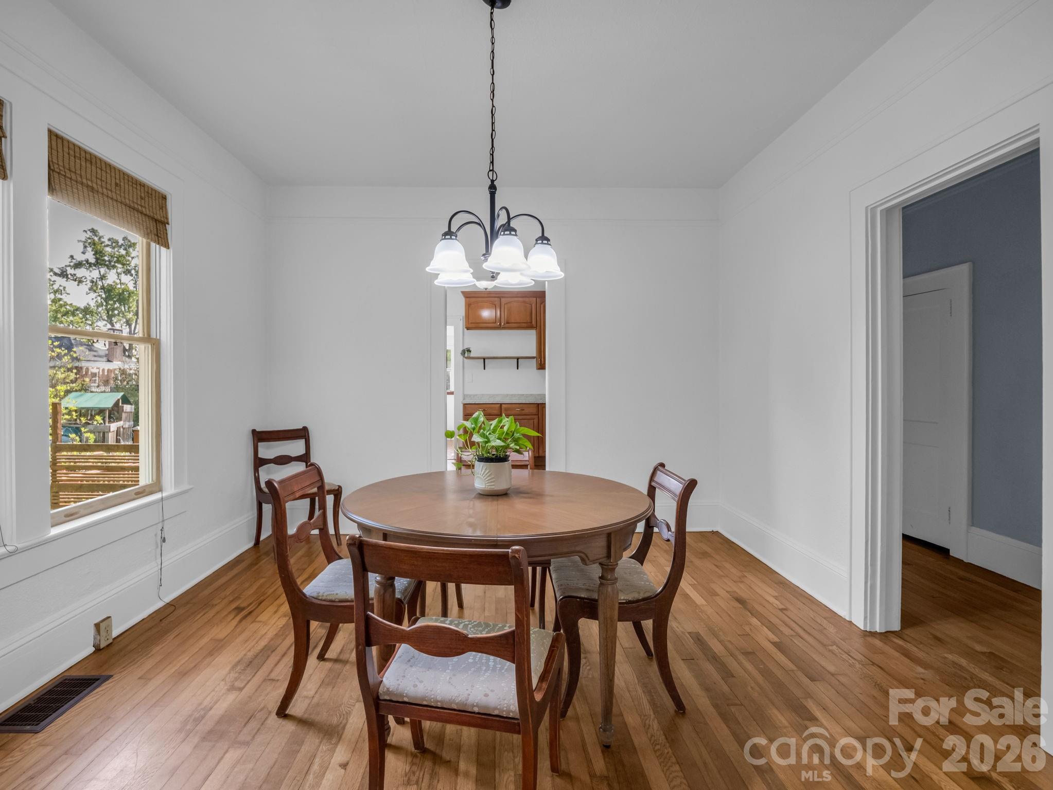 Single Family Residence at 1534 Kensington Road, Hendersonville, photo 14 of 42