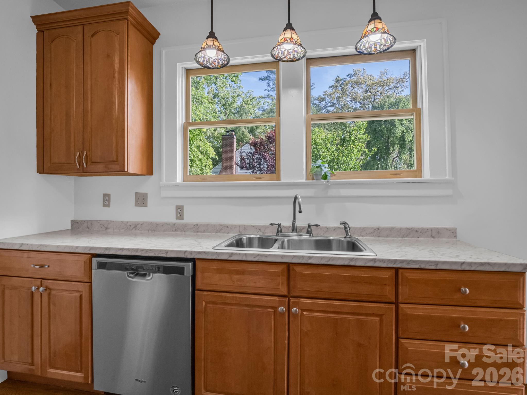 Single Family Residence at 1534 Kensington Road, Hendersonville, photo 17 of 42