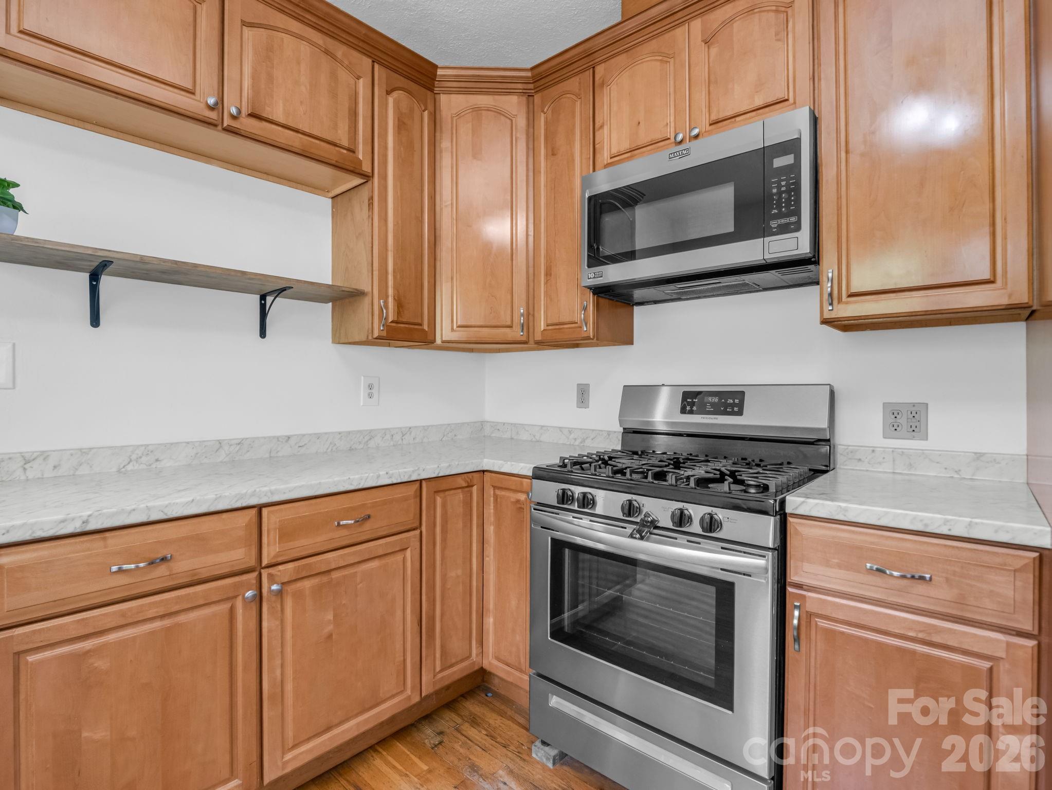 Single Family Residence at 1534 Kensington Road, Hendersonville, photo 19 of 42