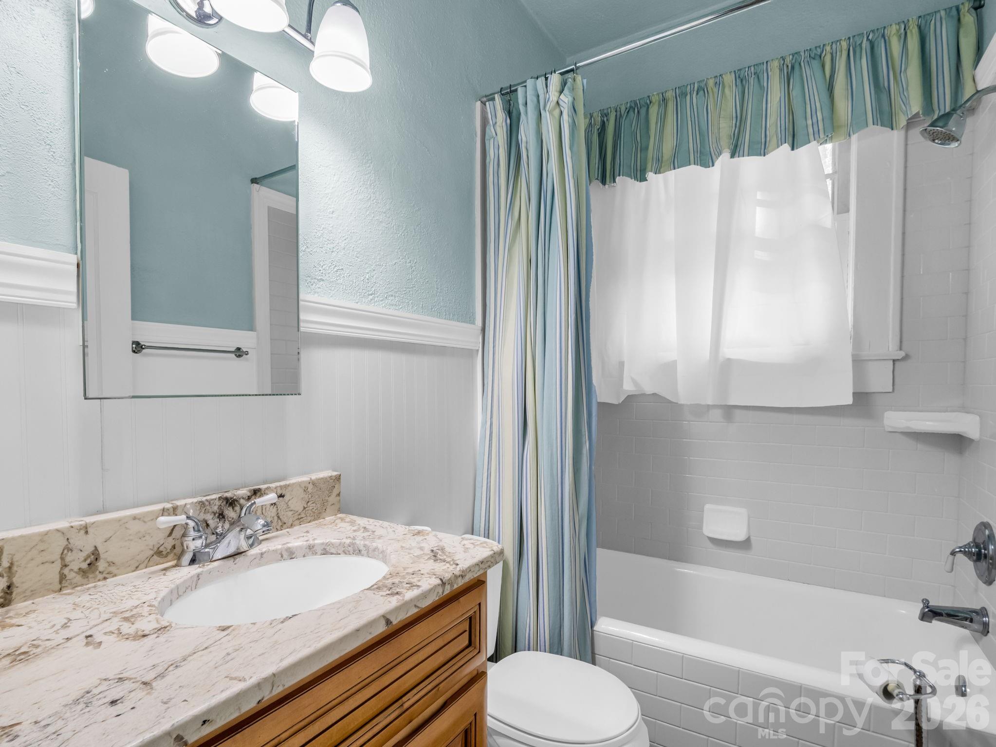 2nd full bathroom - 1534 Kensington Road, Hendersonville