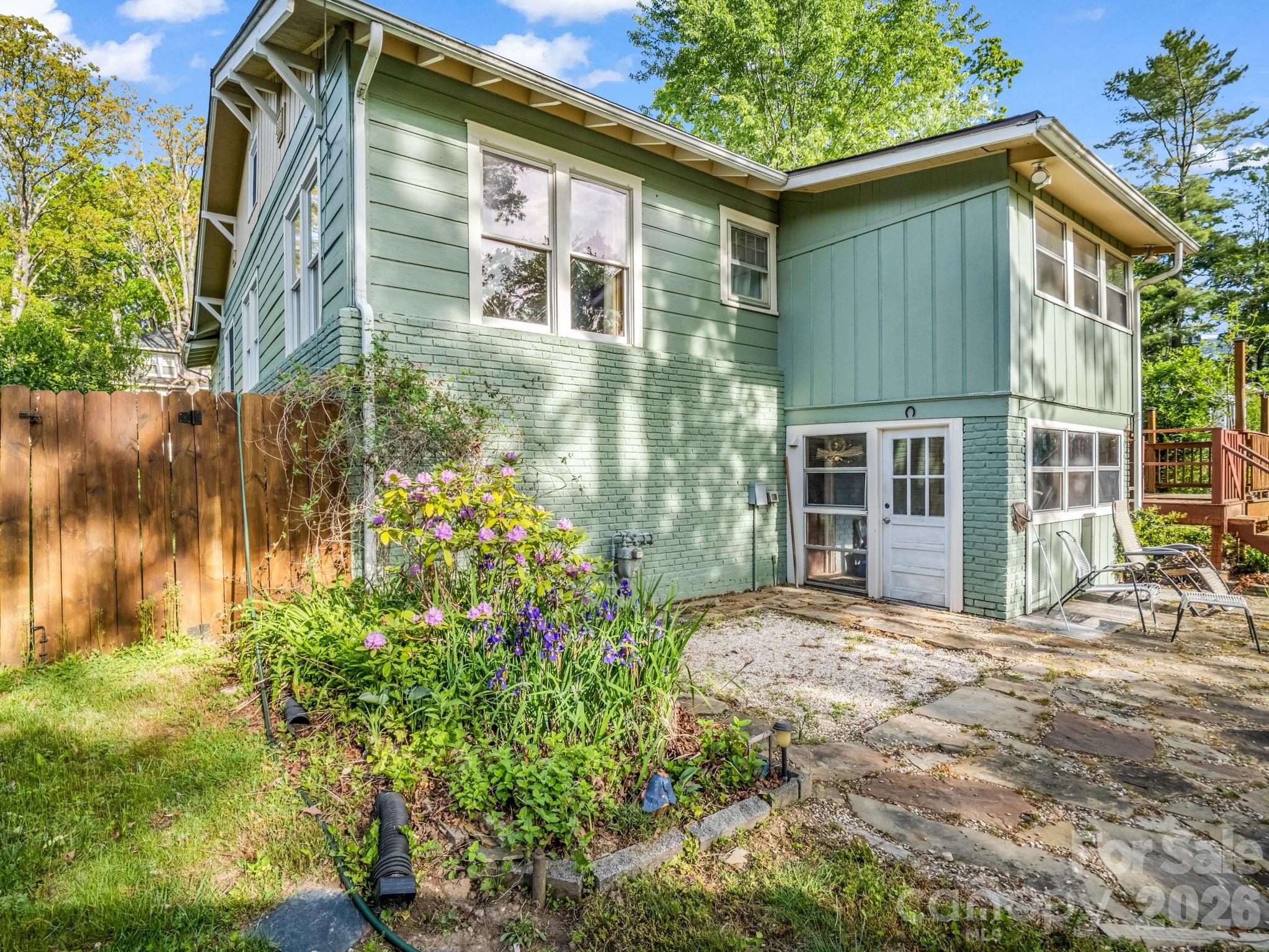 Single Family Residence at 1534 Kensington Road, Hendersonville, photo 37 of 42