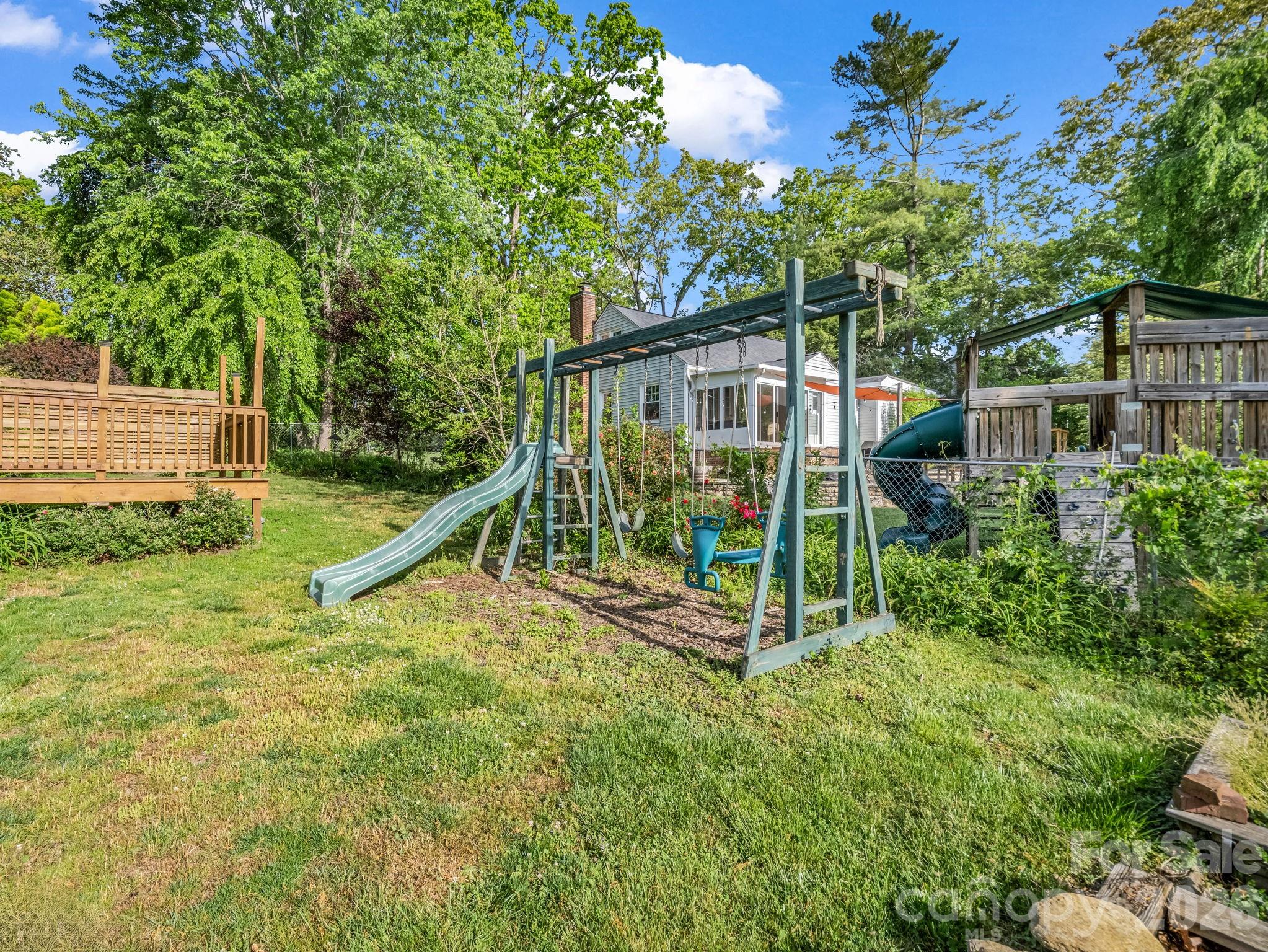 Single Family Residence at 1534 Kensington Road, Hendersonville, photo 38 of 42