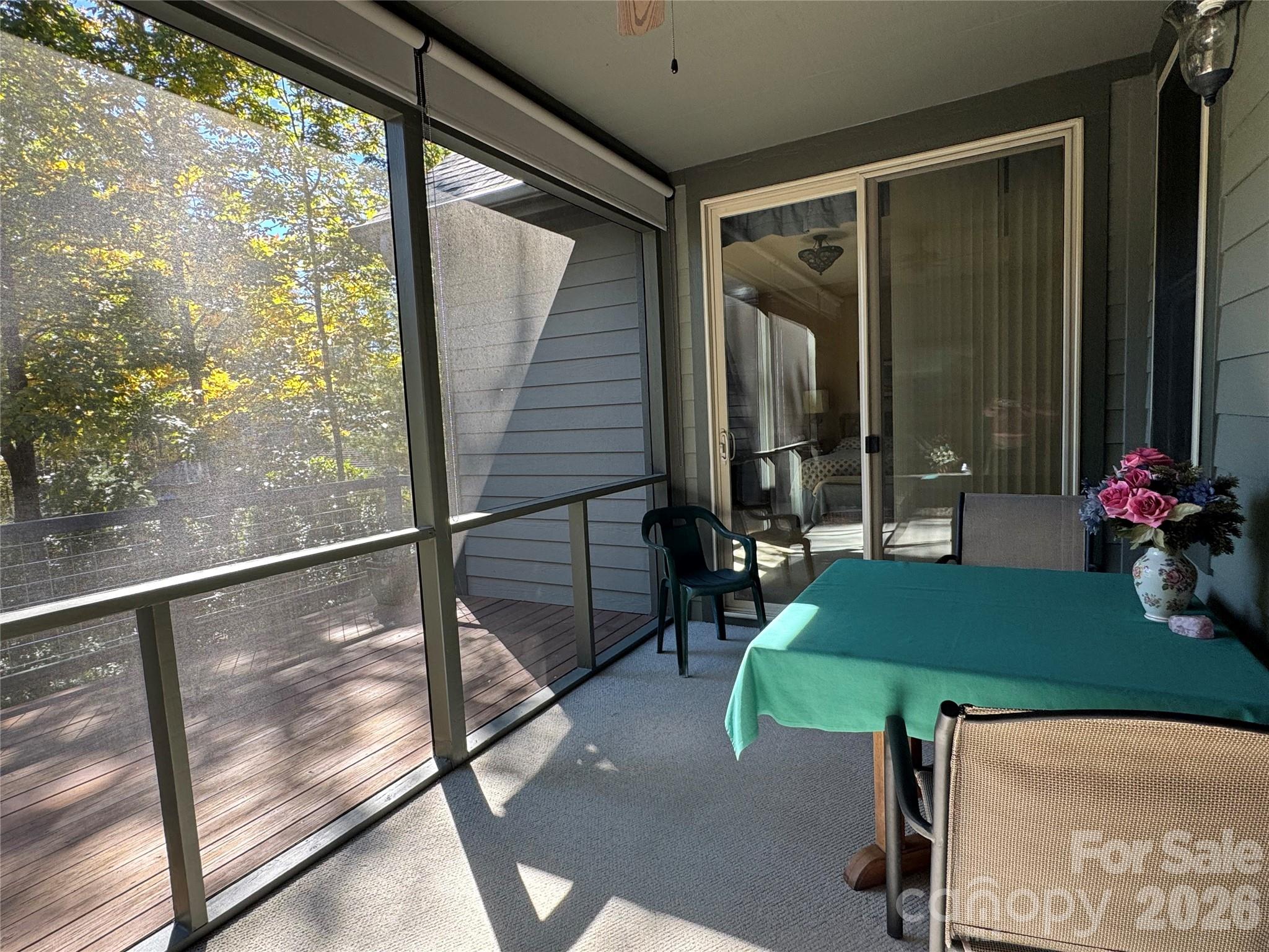 Single Family Residence at 894 Dunroy Drive, Hendersonville, photo 19 of 39