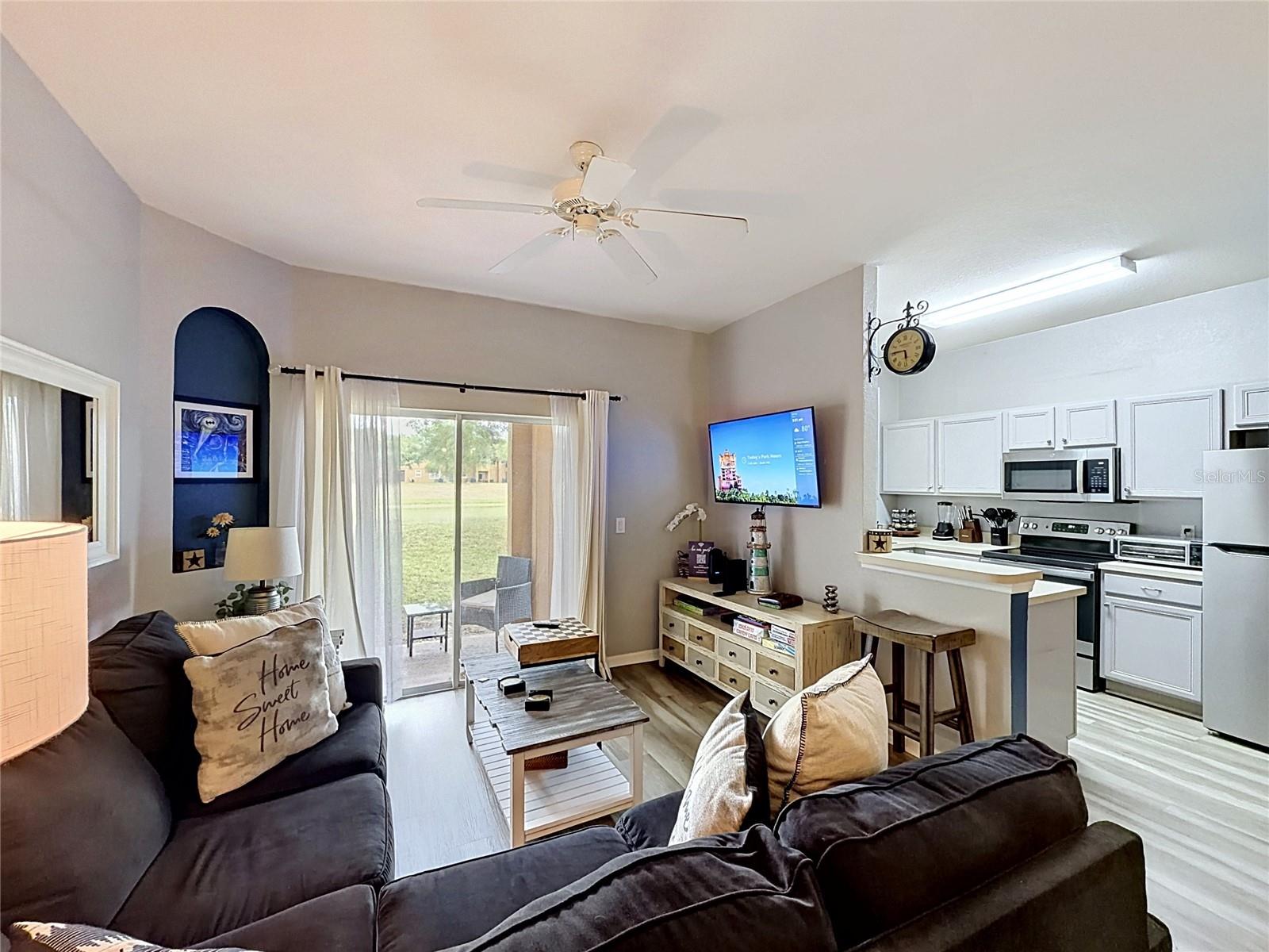 Townhouse at 244 CAPRI DR, DAVENPORT, photo 13 of 41