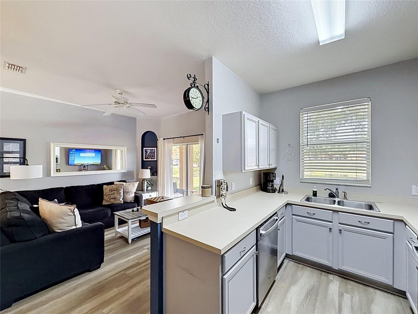 Townhouse at 244 CAPRI DR, DAVENPORT, photo 15 of 41