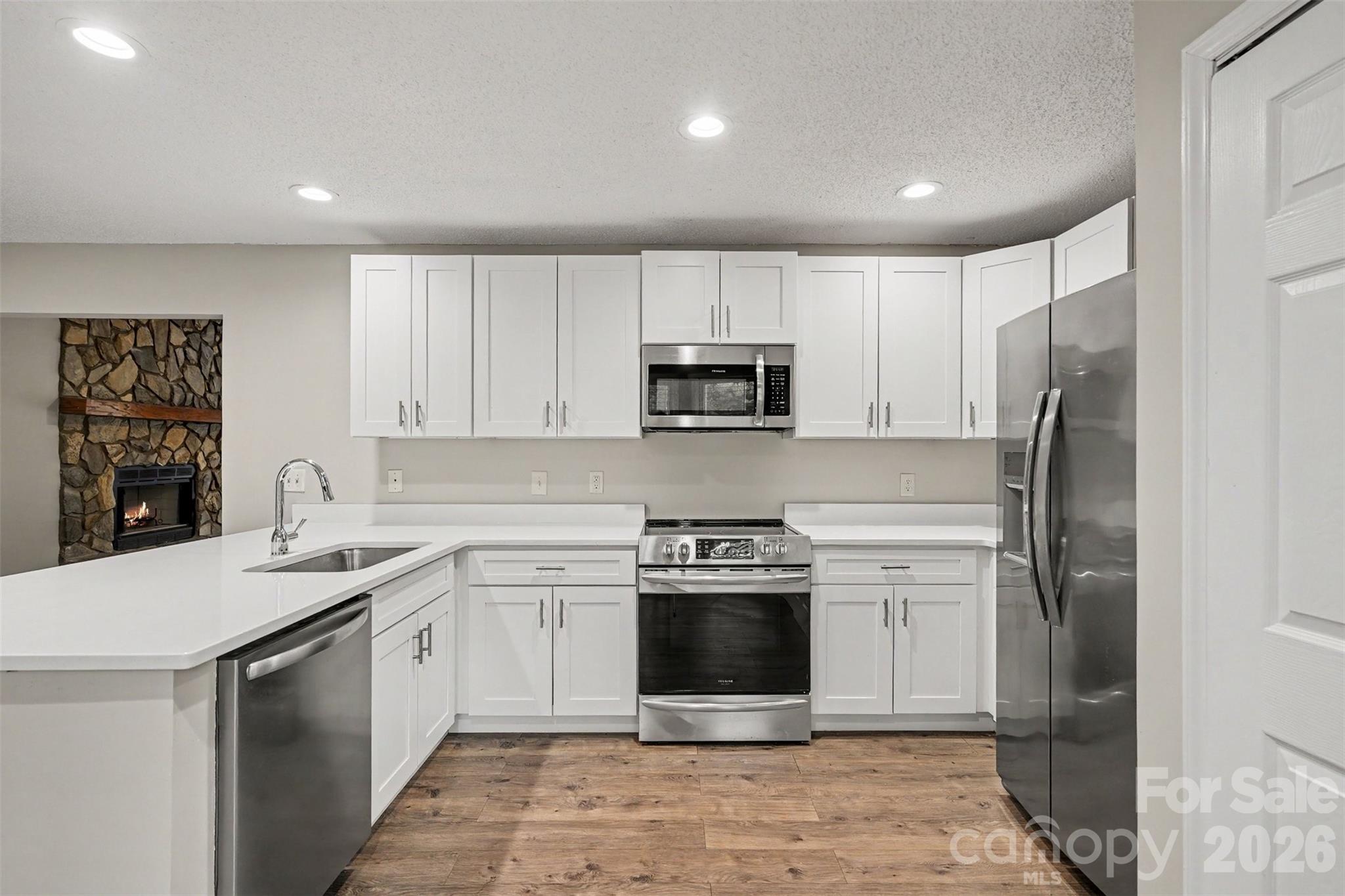 Single Family Residence at 9060 Tulagi Court, Tega Cay, photo 11 of 29