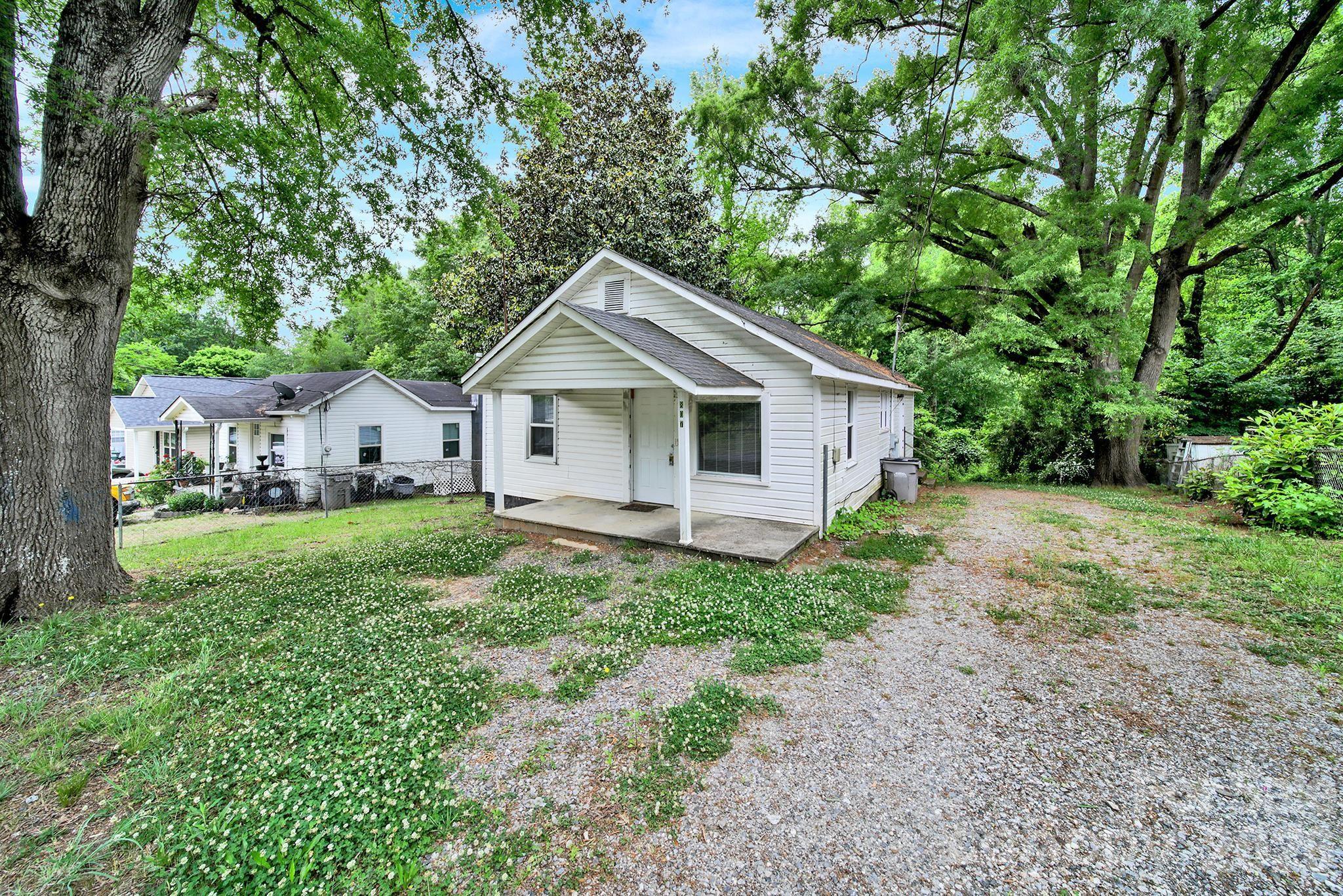 Single Family Residence at 807 Evening Shade Lane, Gastonia, photo 20 of 22