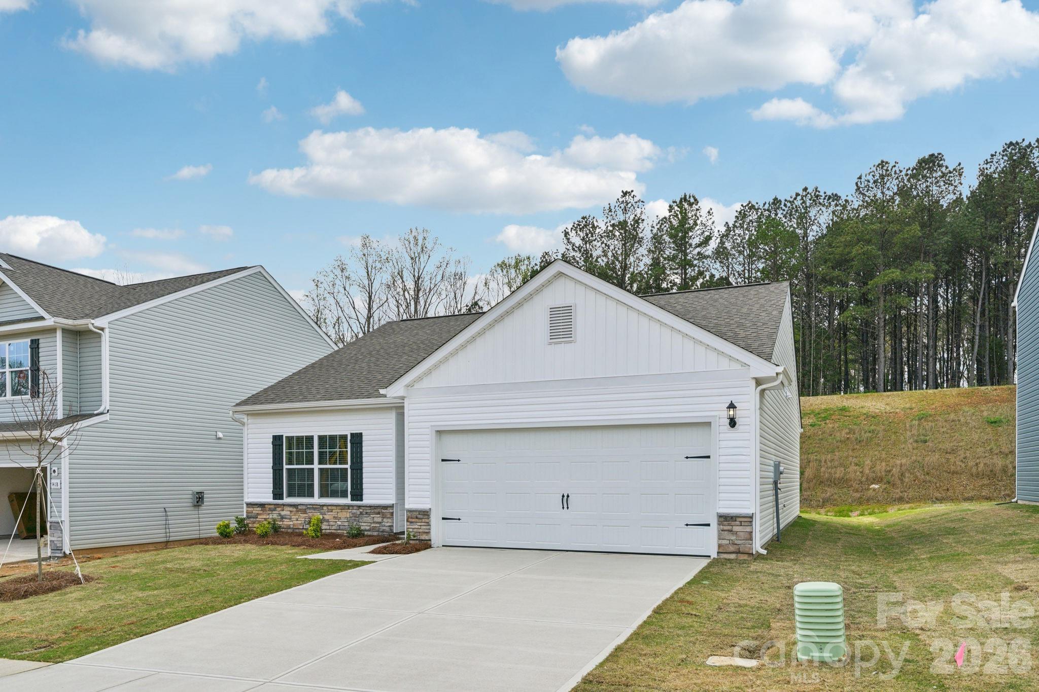 Single Family Residence at 712 Willow Estates Drive, Shelby, photo 2 of 34