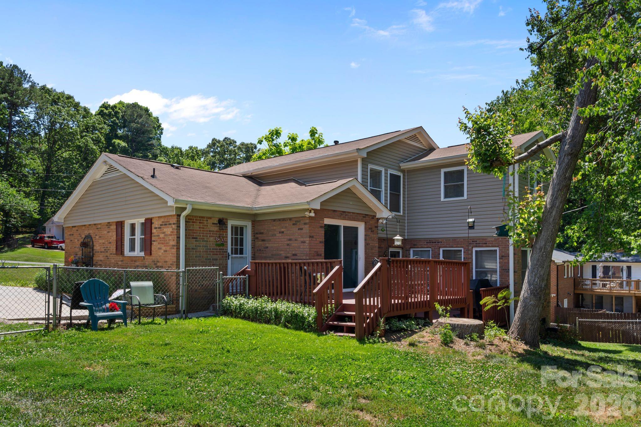 Single Family Residence at 3306 Tamworth Lane, Gastonia, photo 40 of 43