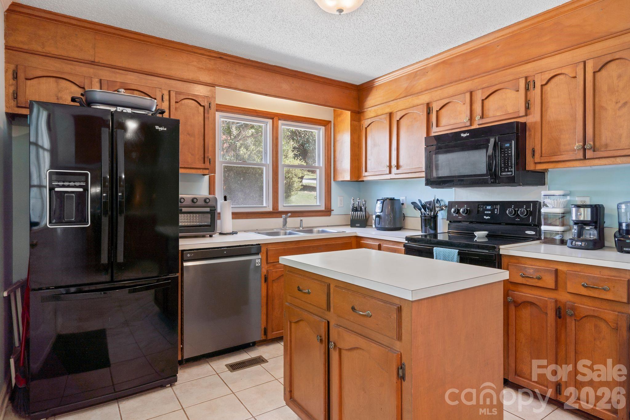 Single Family Residence at 3306 Tamworth Lane, Gastonia, photo 13 of 43