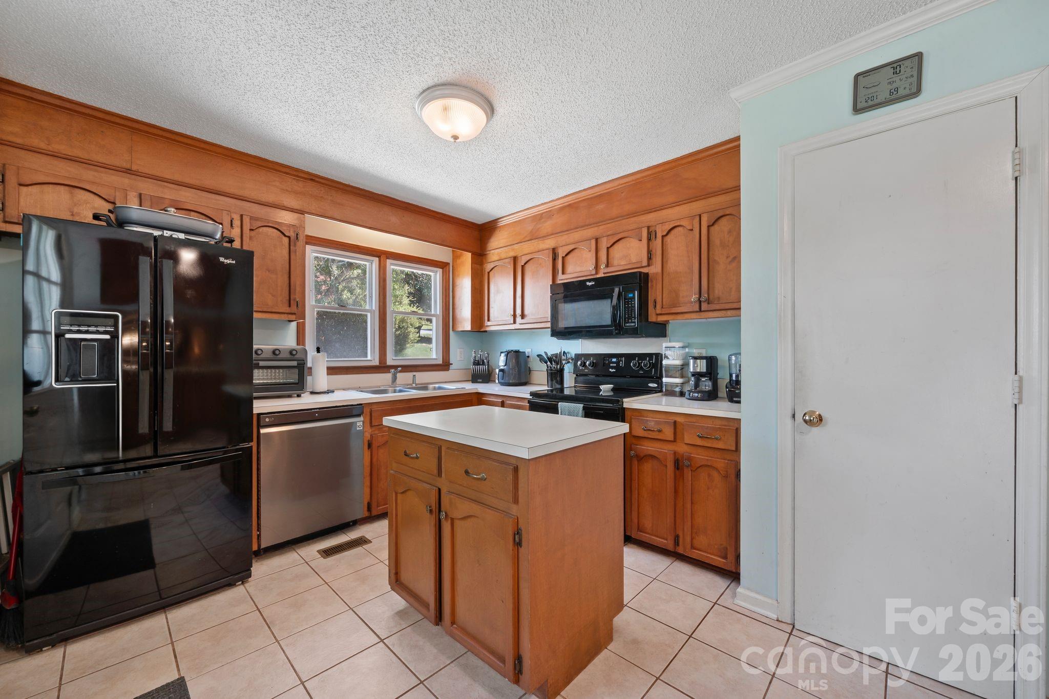 Single Family Residence at 3306 Tamworth Lane, Gastonia, photo 12 of 43