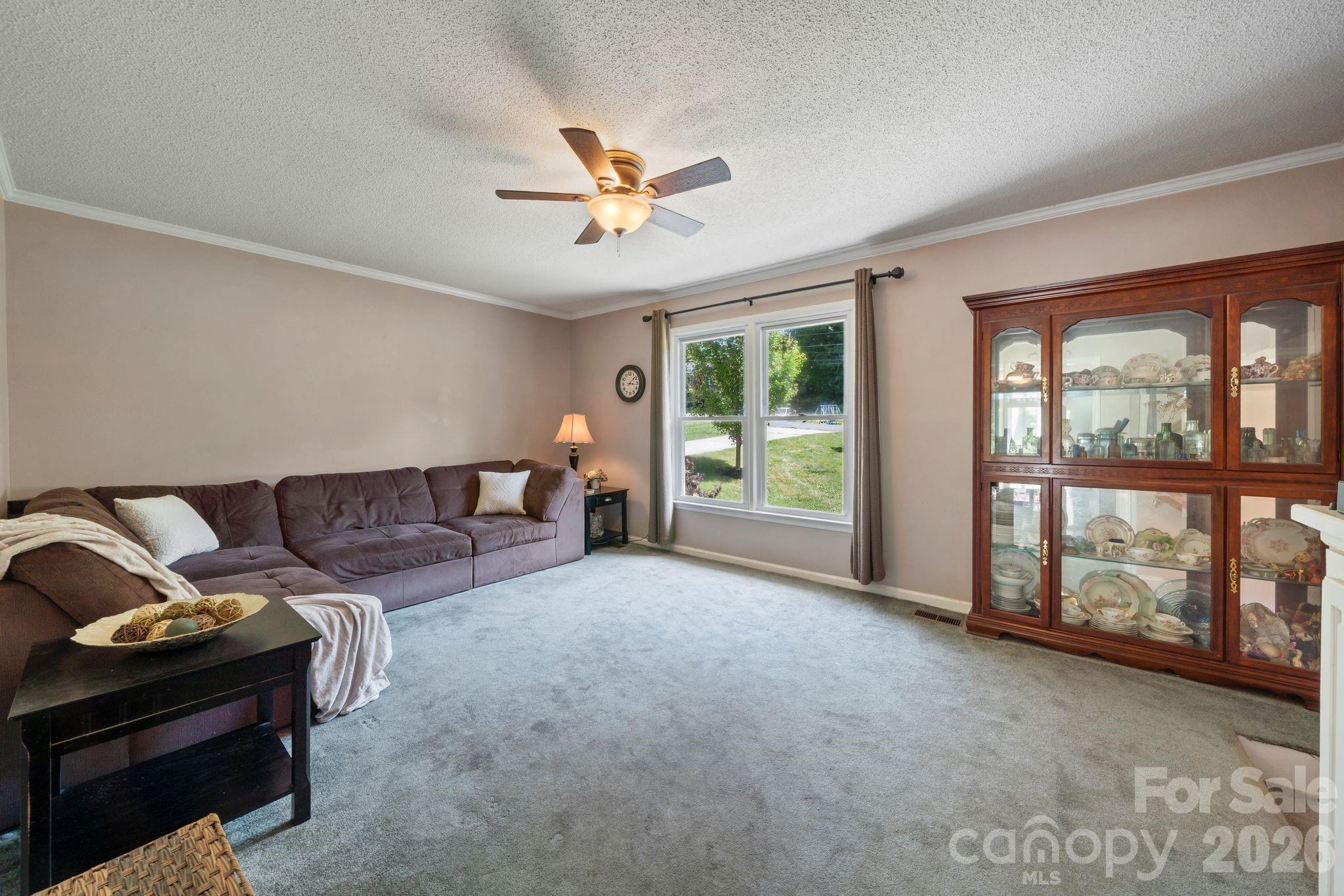 Single Family Residence at 3306 Tamworth Lane, Gastonia, photo 8 of 43