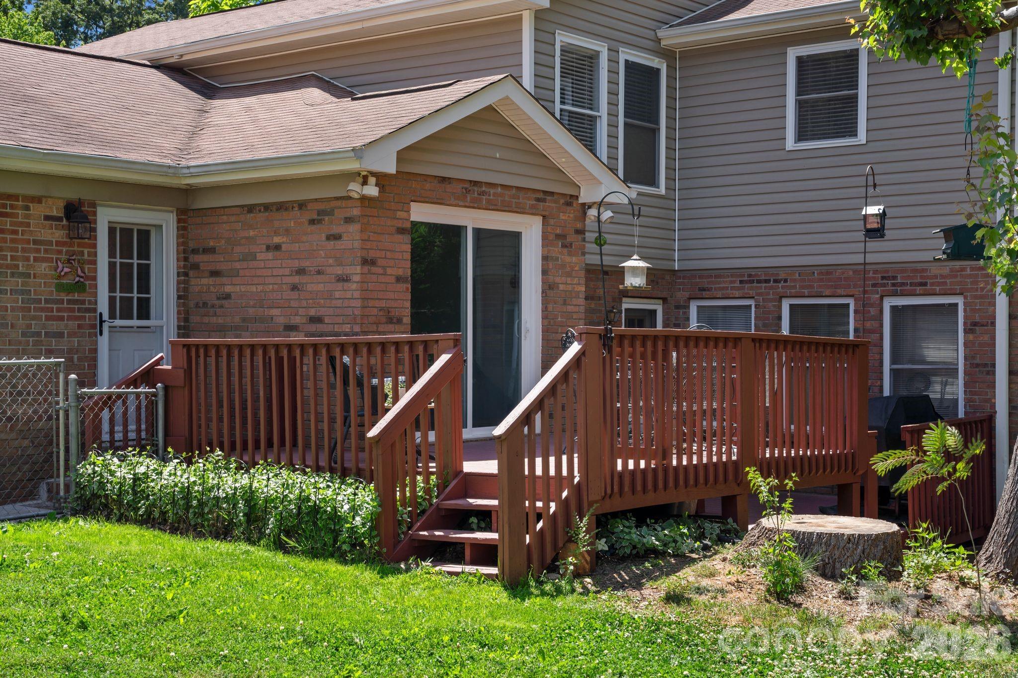 Single Family Residence at 3306 Tamworth Lane, Gastonia, photo 38 of 43