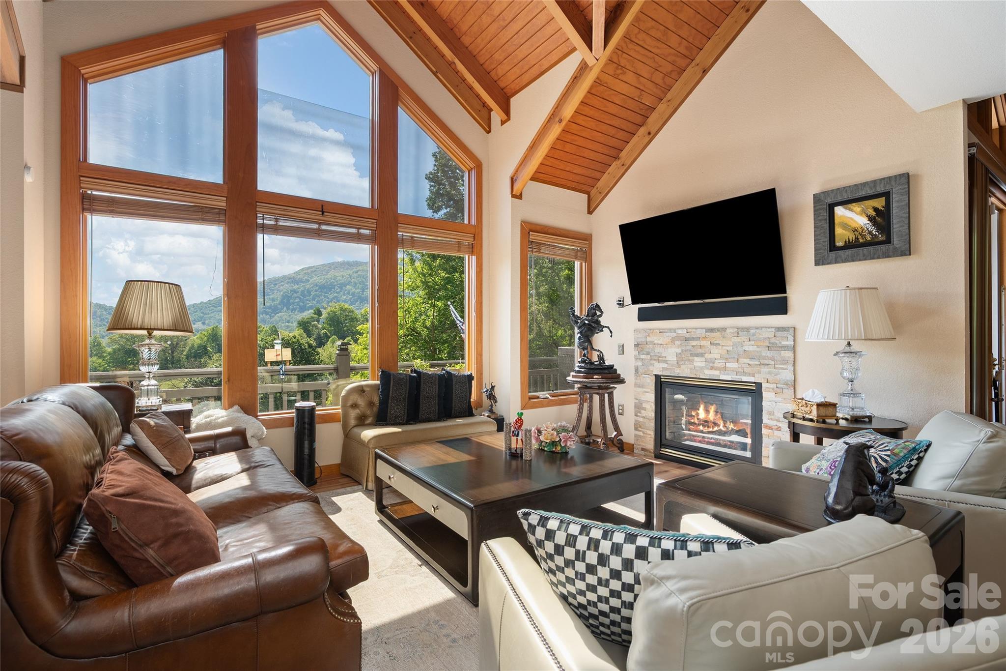 Single Family Residence at 266 Hawks Crest Drive, Waynesville, photo 2 of 43
