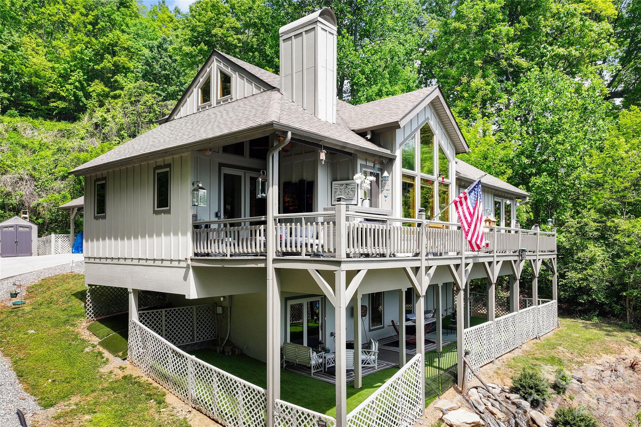 Single Family Residence at 266 Hawks Crest Drive, Waynesville, photo 3 of 43