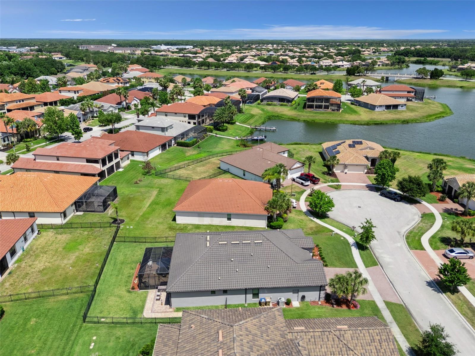 Single Family Residence at 3904 REDFIN PL, KISSIMMEE, photo 36 of 48