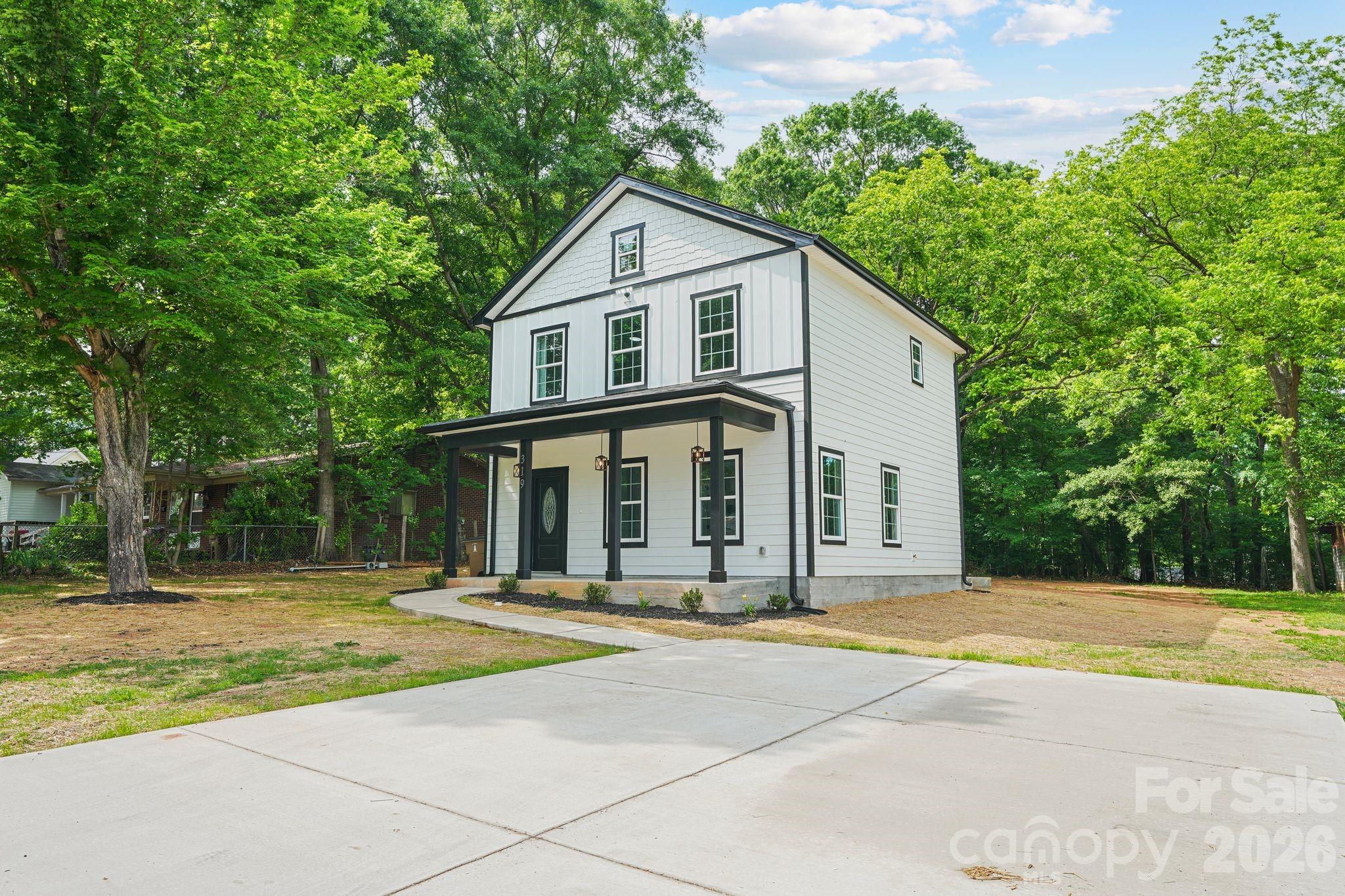 Front of House - 319 Grice Street, Shelby
