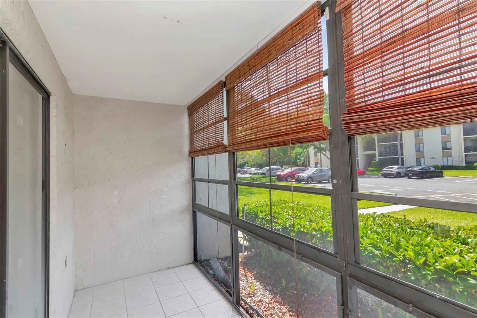 Bright Front Patio - 3211 LAKE PINE WAY E #A1, TARPON SPRINGS