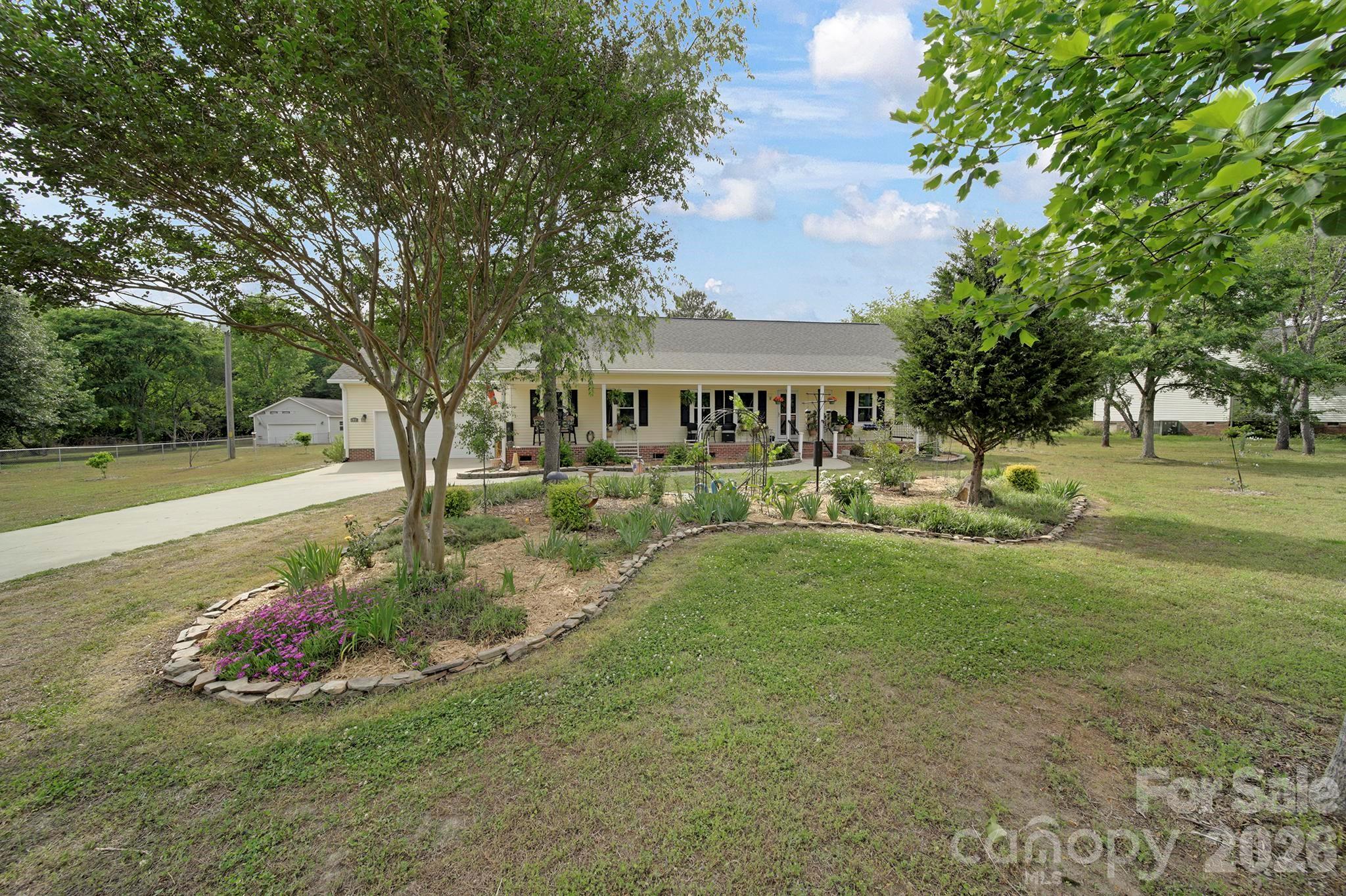 Single Family Residence at 530 Calabash Road, Clover, photo 2 of 47