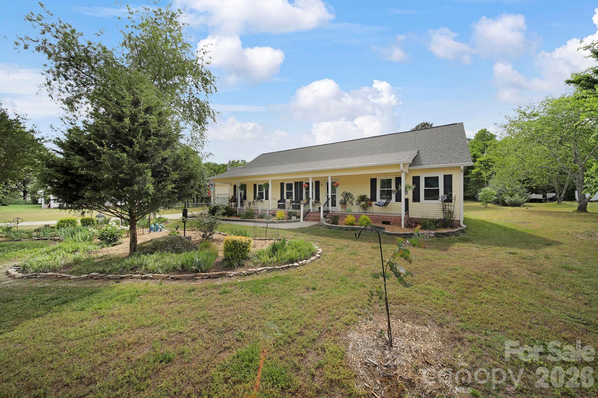 Single Family Residence at 530 Calabash Road, Clover, photo 3 of 47