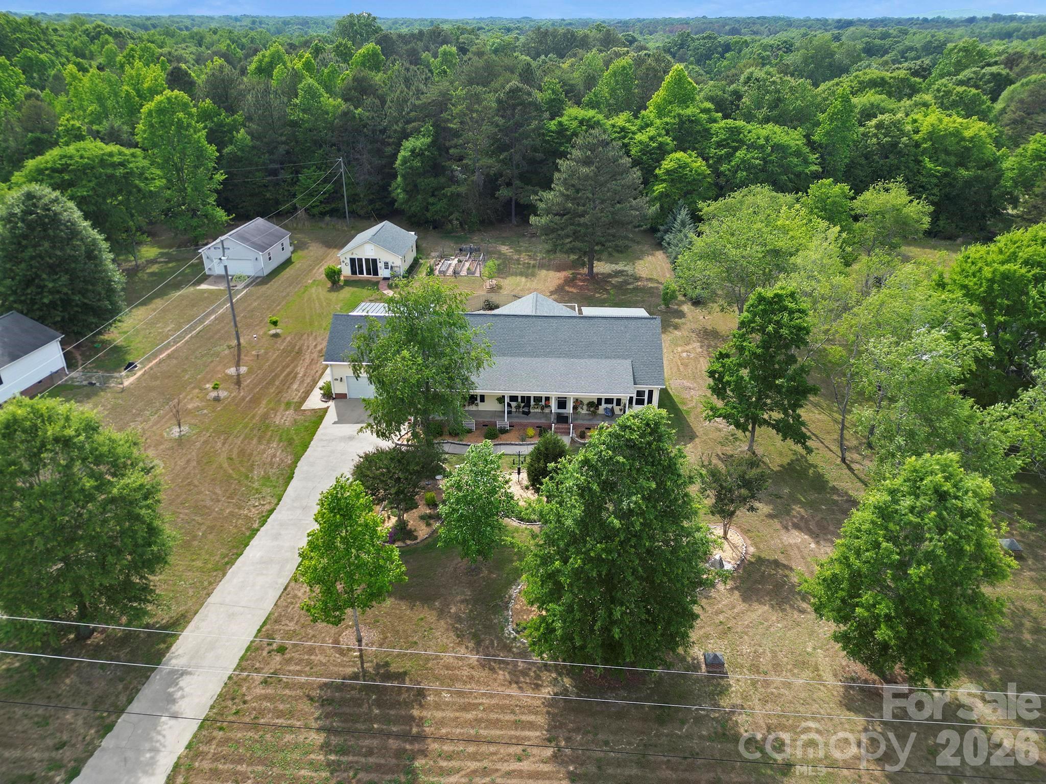 Single Family Residence at 530 Calabash Road, Clover, photo 4 of 47
