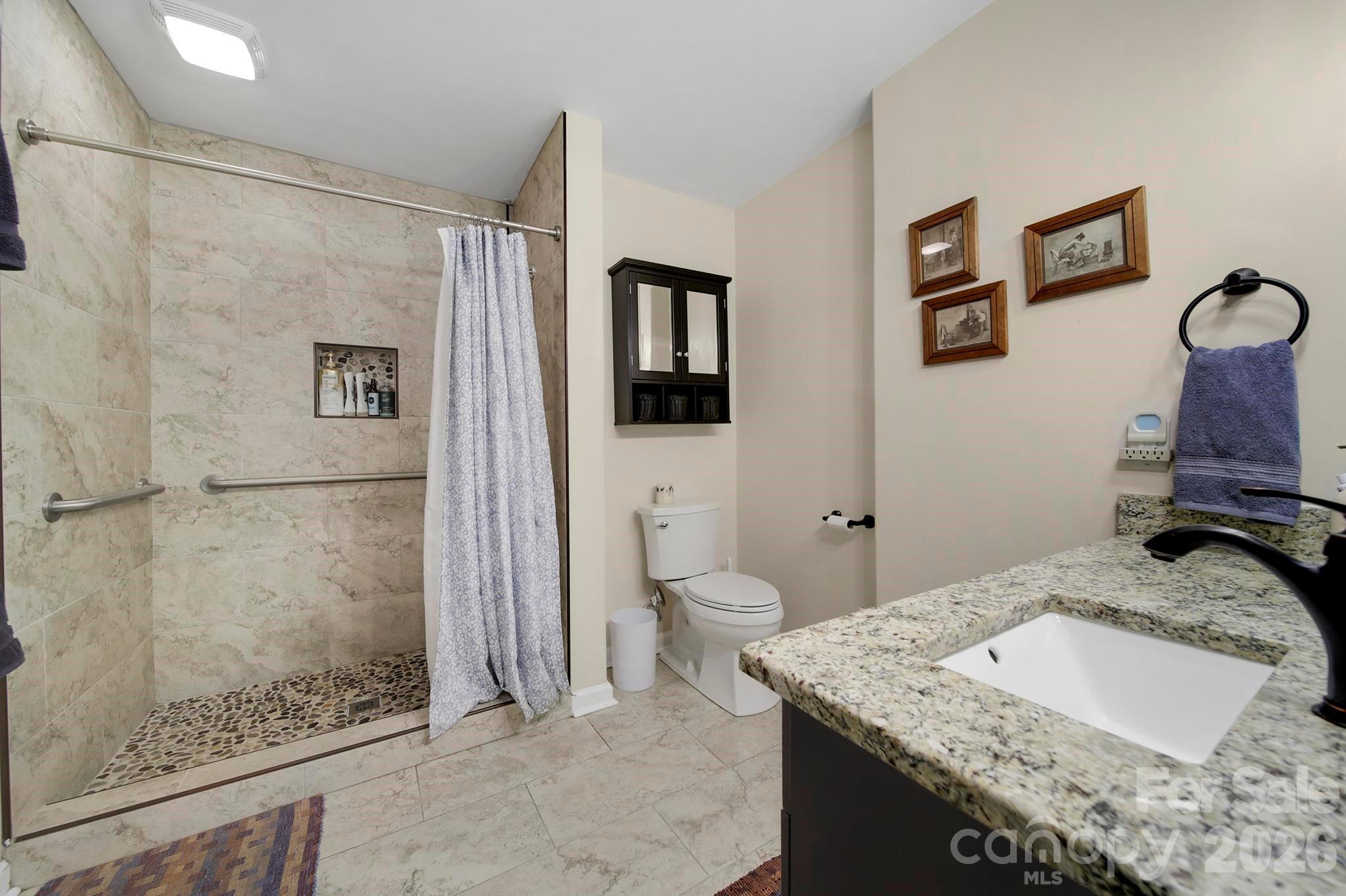Primary en-suite bathroom - 530 Calabash Road, Clover