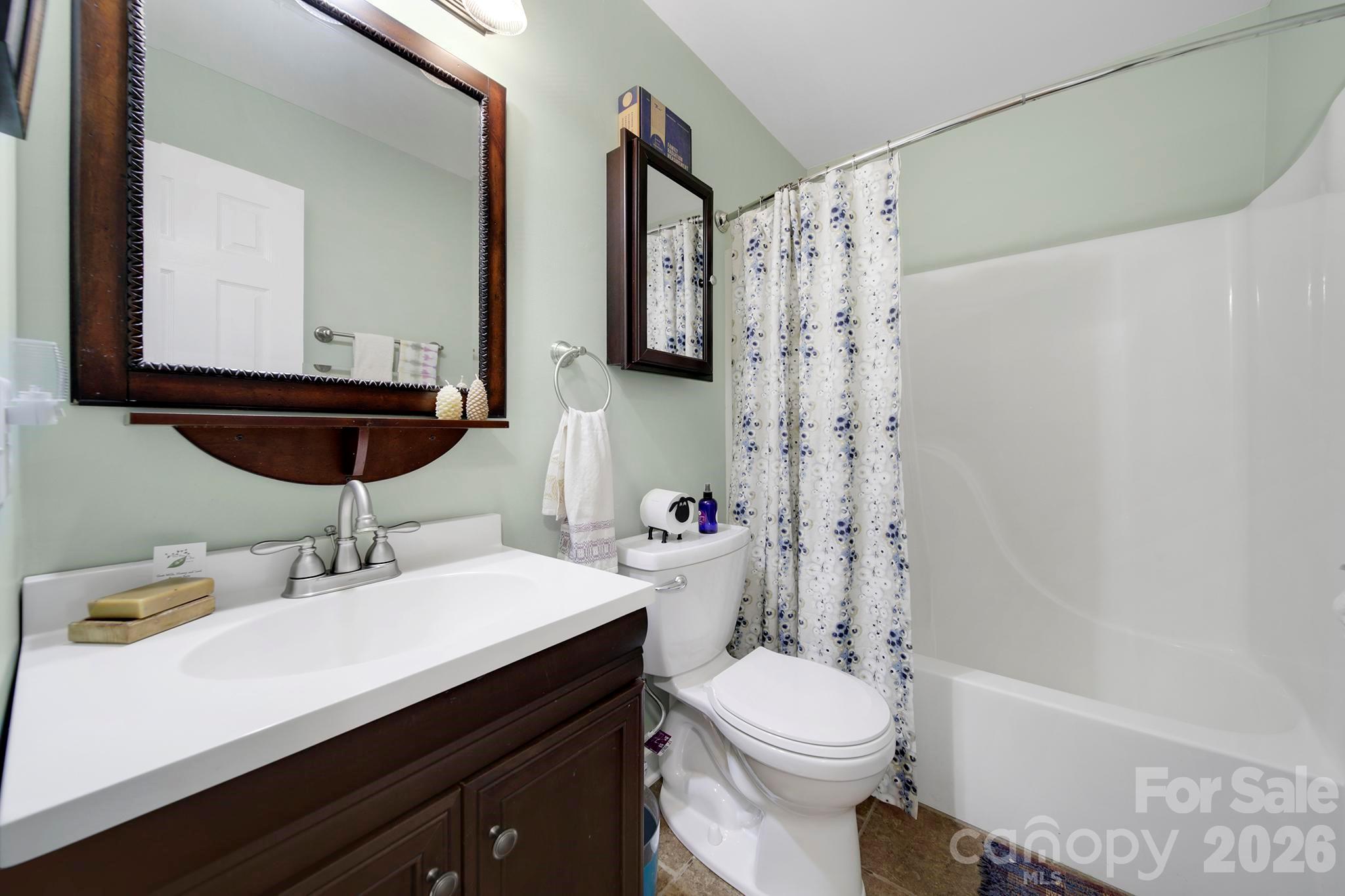 2nd full bath on main - 530 Calabash Road, Clover