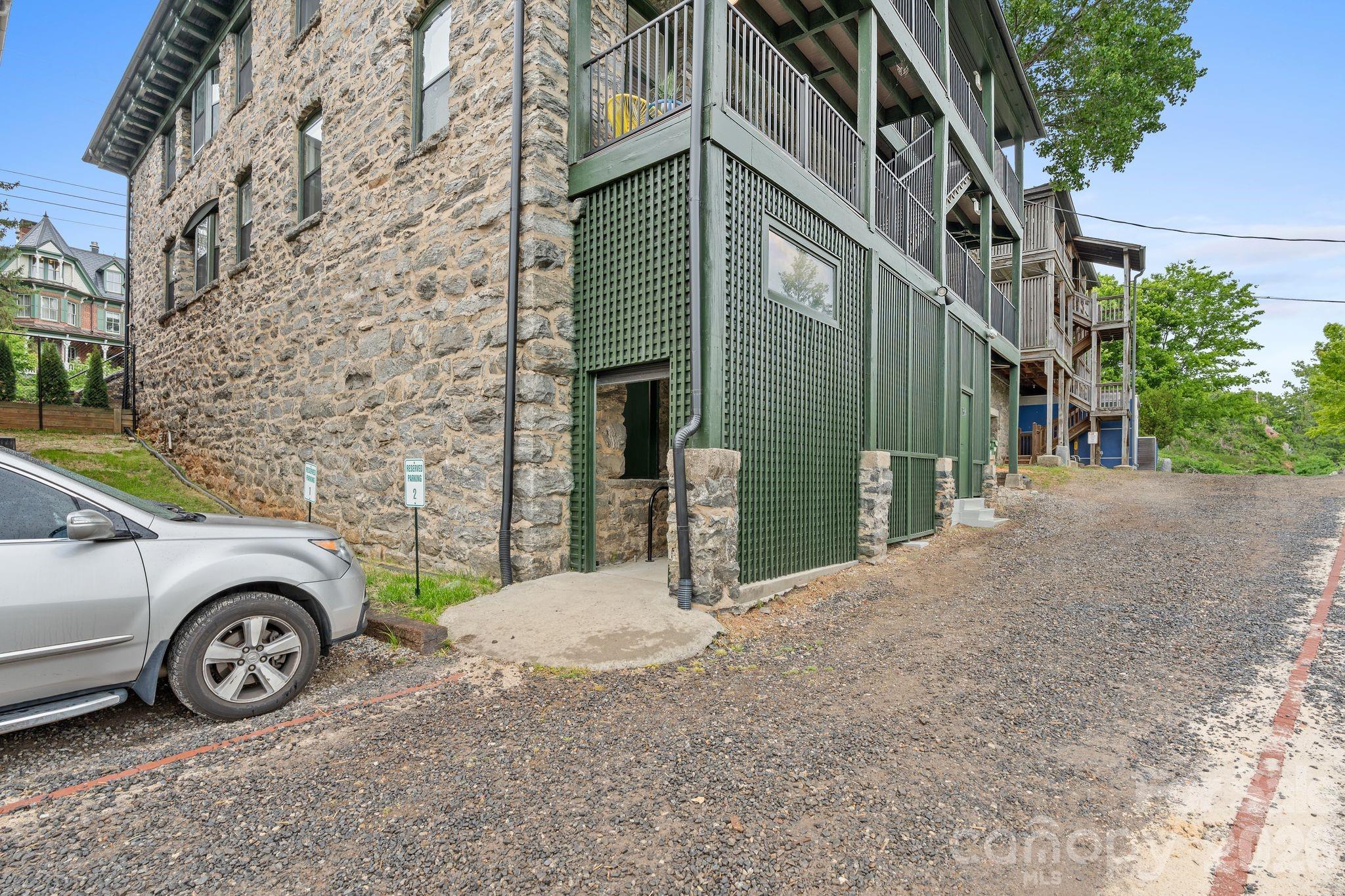 Condominium at 134 Biltmore Avenue, Asheville, photo 33 of 46