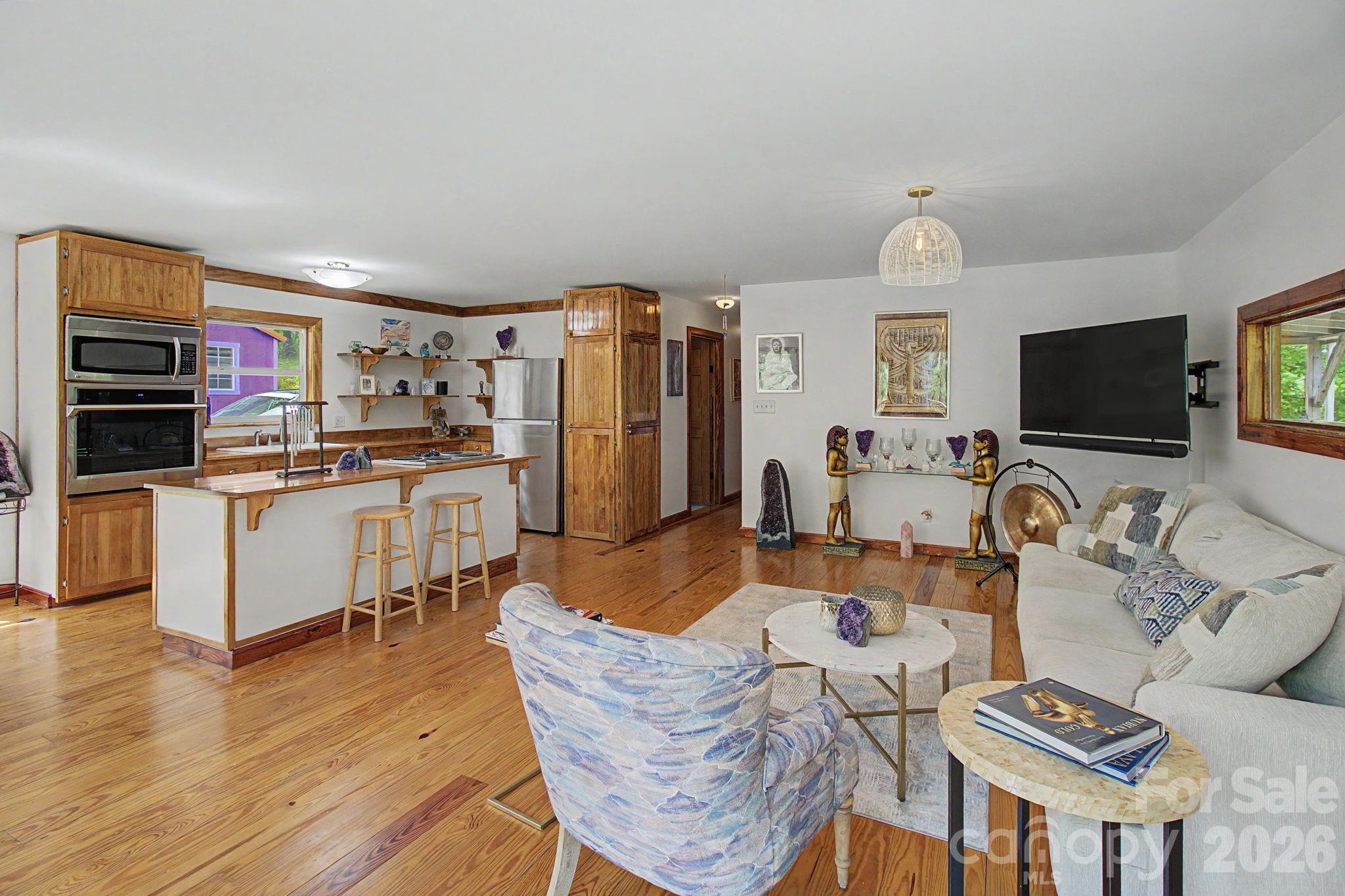 Bright, Light, Clean, Updated and Surround Sound Speakers Too - 288 Rebel Drive, Hot Springs