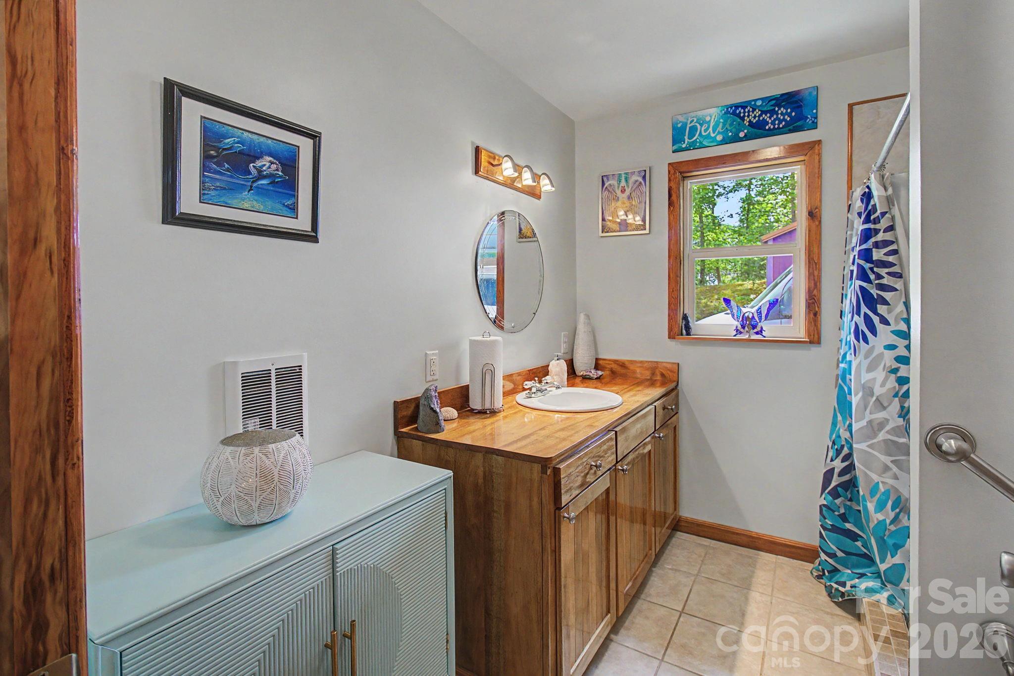 Spacious and Updated Bathroom - 288 Rebel Drive, Hot Springs