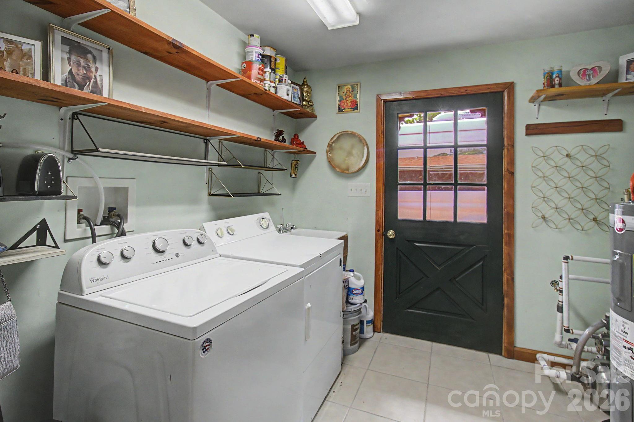Mud Room with Outdoor Access - 288 Rebel Drive, Hot Springs