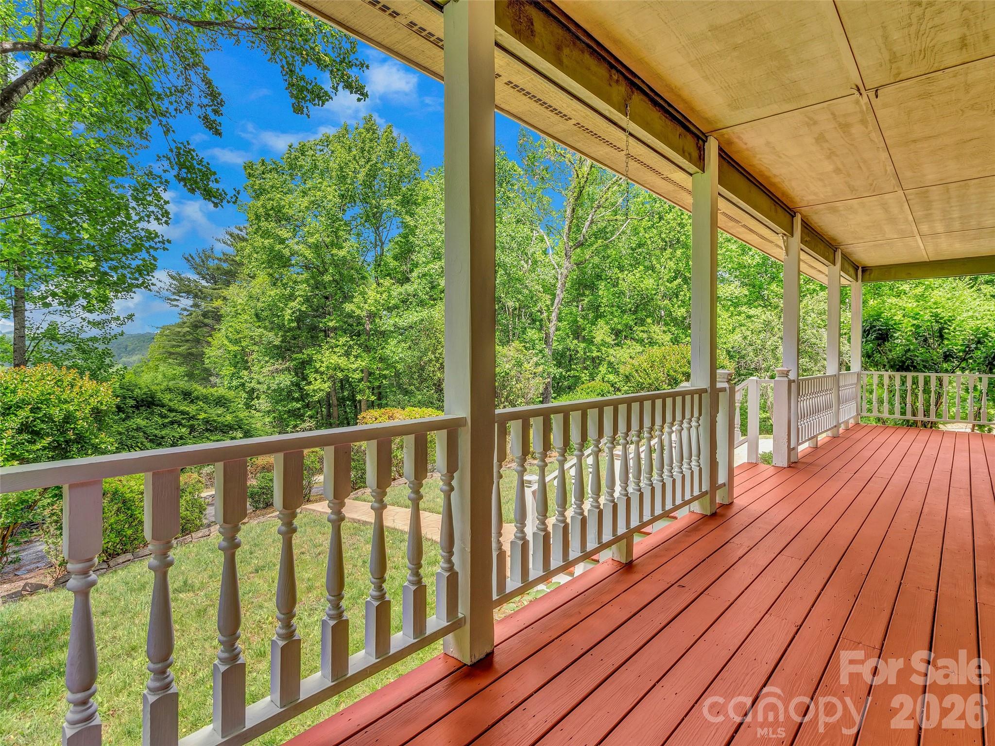 Single Family Residence at 287 Shady Creek Lane, Hendersonville, photo 7 of 48