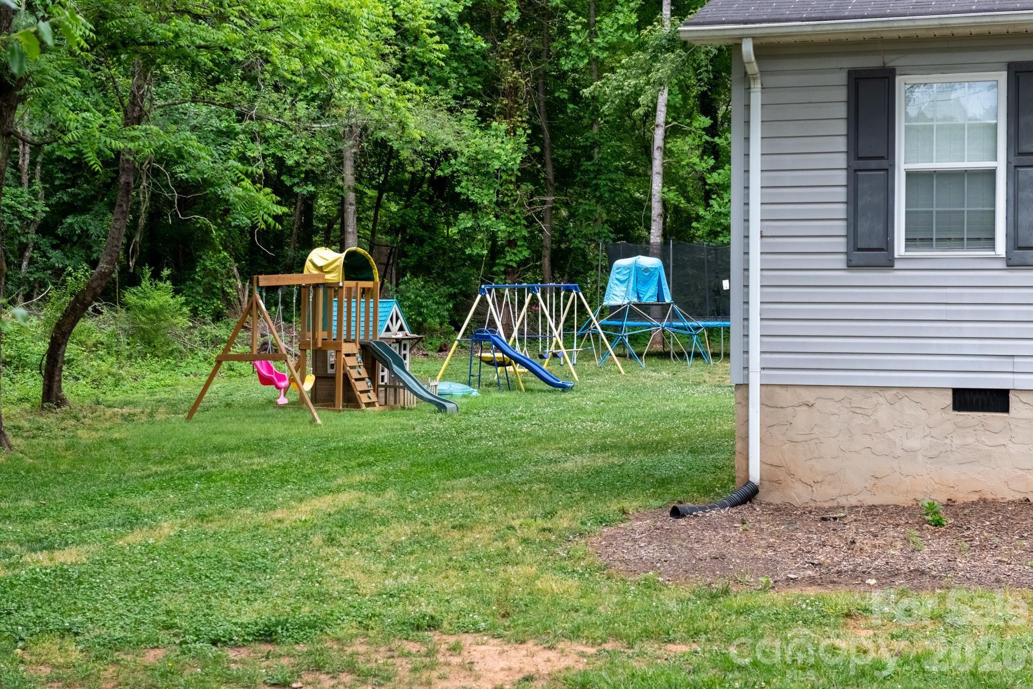 Single Family Residence at 2308 walt arney Road, Lenoir, photo 4 of 37