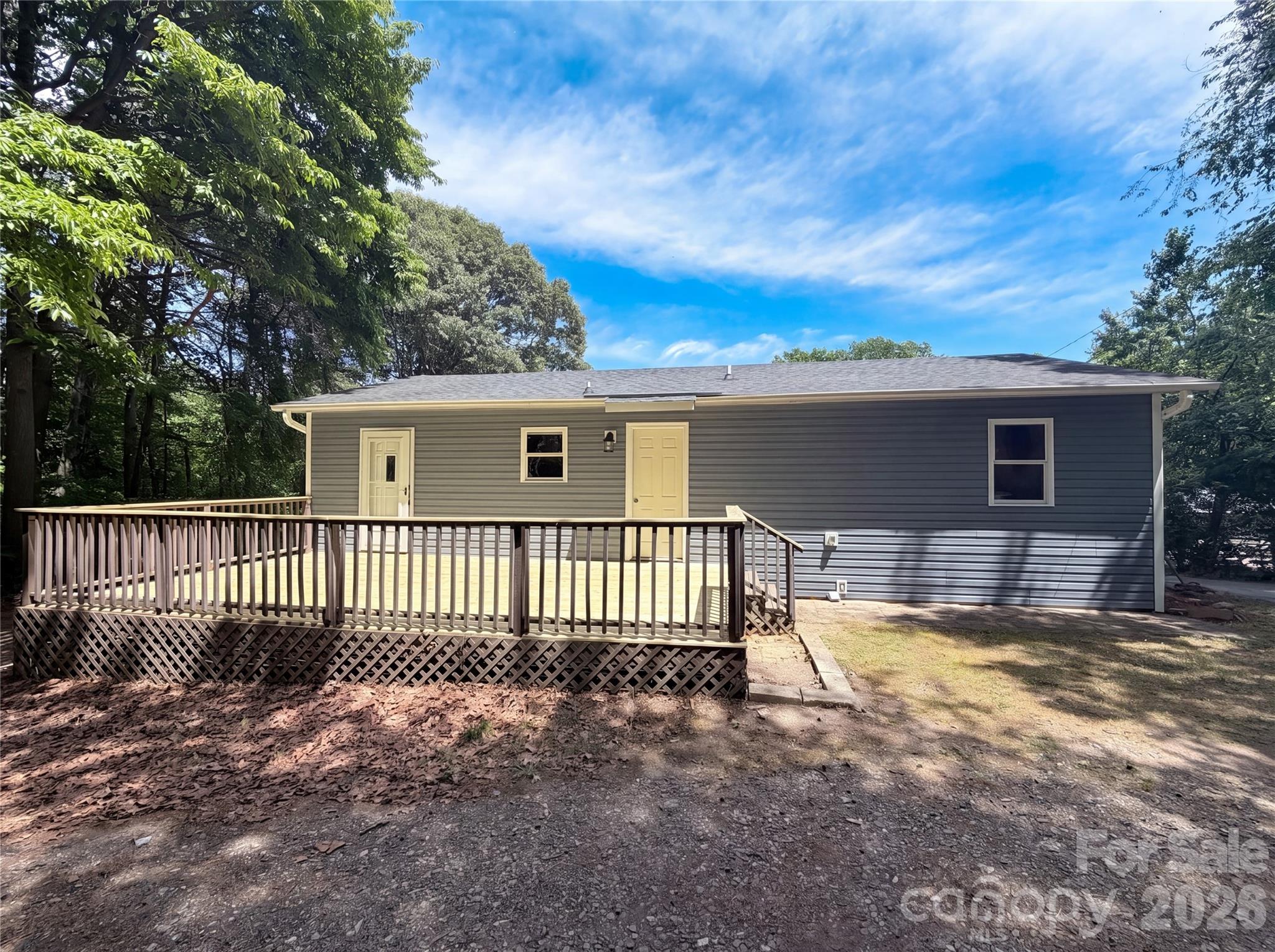Single Family Residence at 186 Jasmine Circle, Troutman, photo 2 of 18