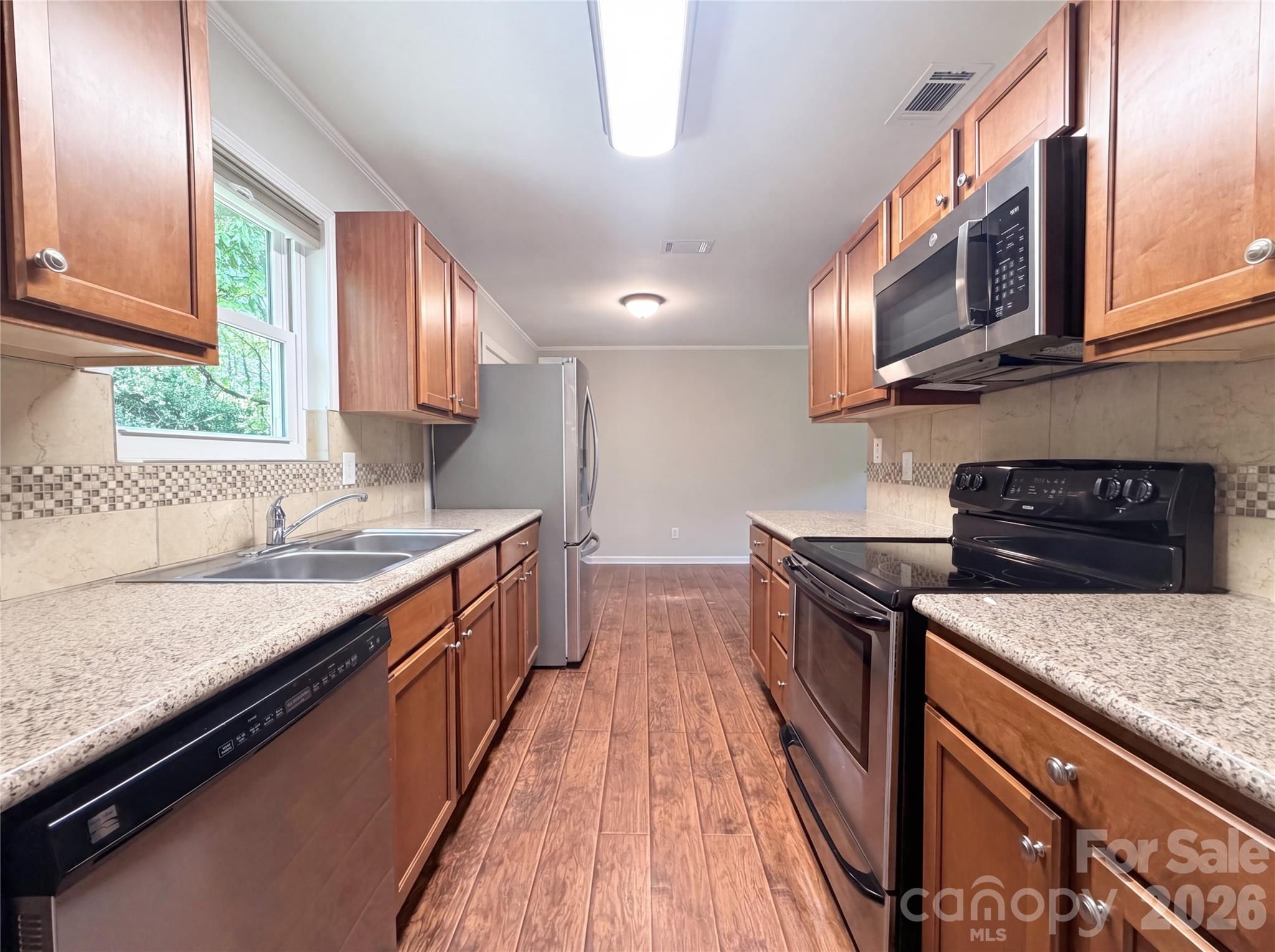 Single Family Residence at 186 Jasmine Circle, Troutman, photo 3 of 18