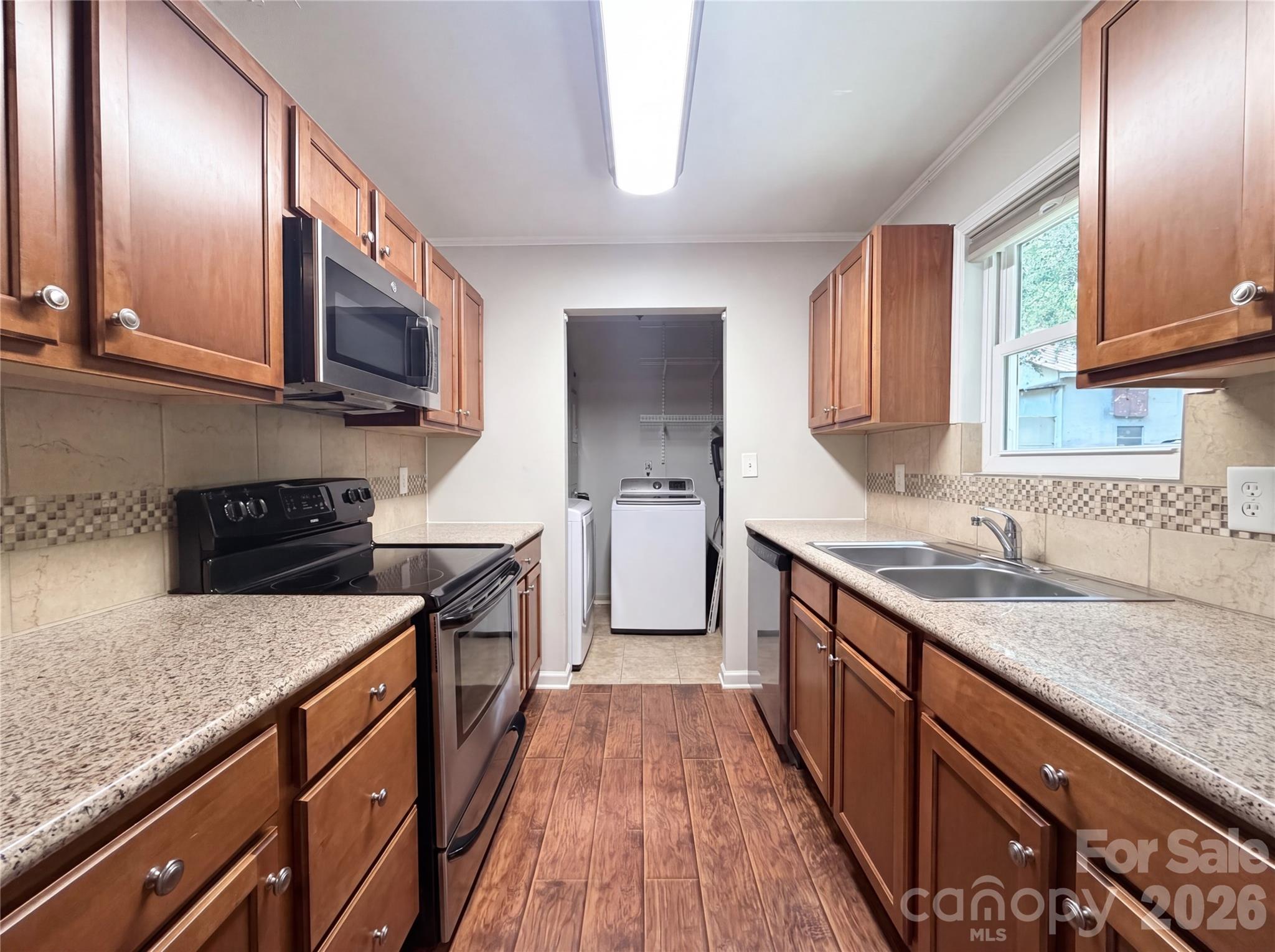 Single Family Residence at 186 Jasmine Circle, Troutman, photo 4 of 18