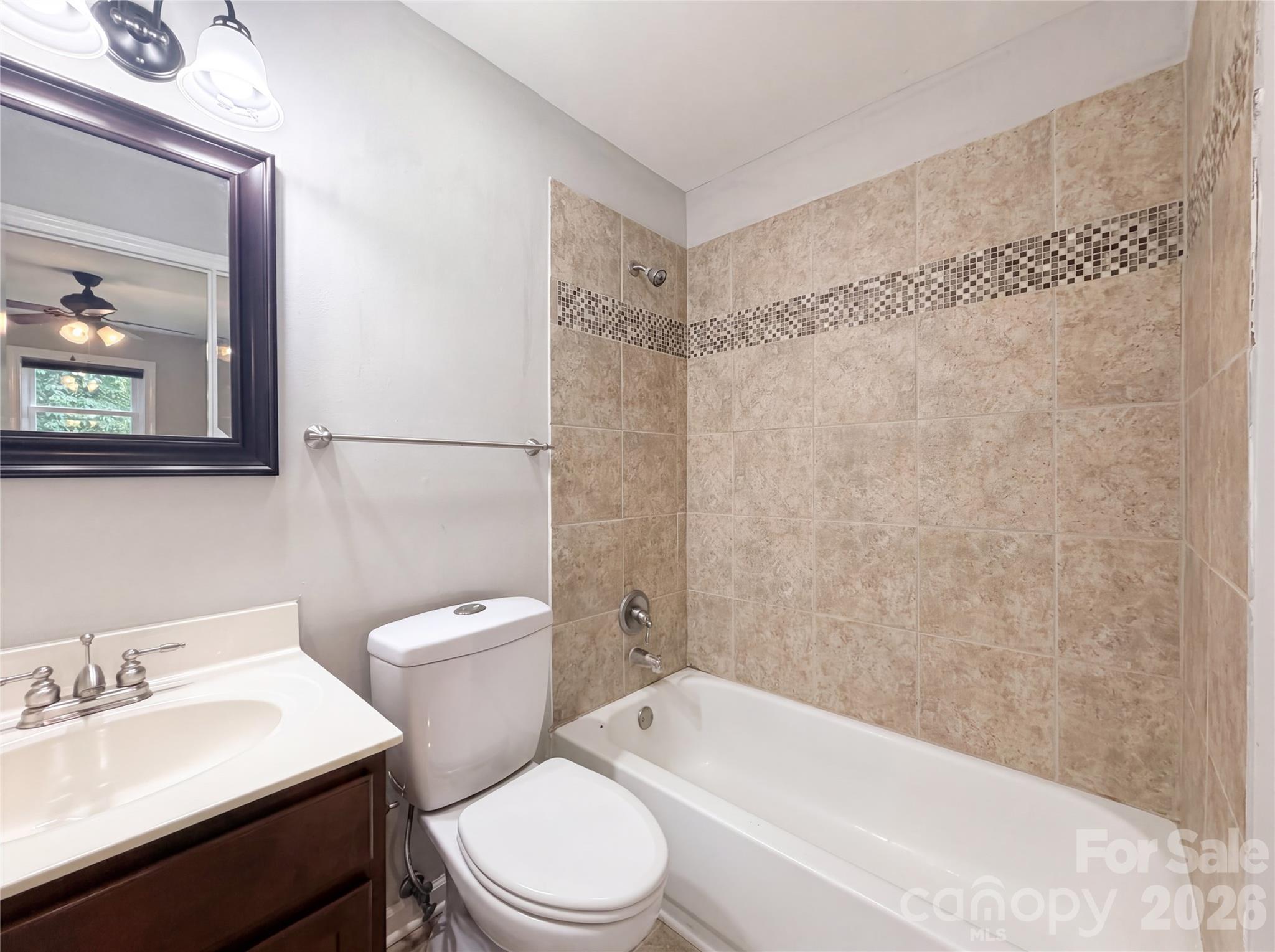 Single Family Residence at 186 Jasmine Circle, Troutman, photo 14 of 18