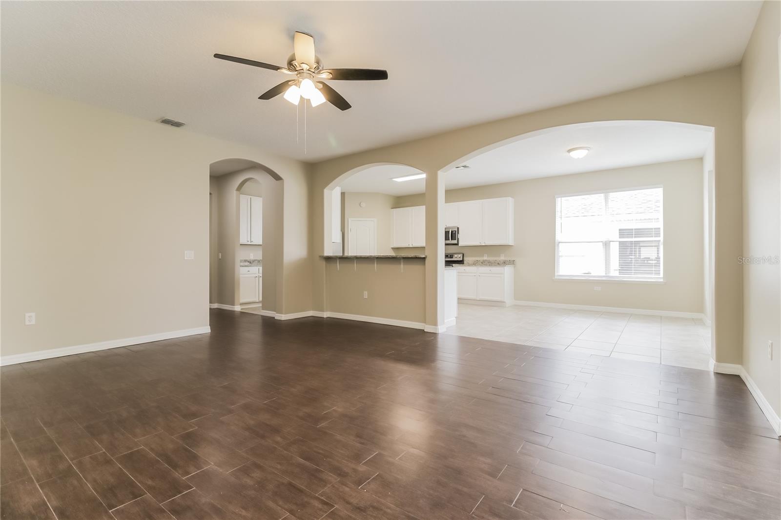 Single Family Residence at 2114 THE OAKS BLVD, KISSIMMEE, photo 5 of 15