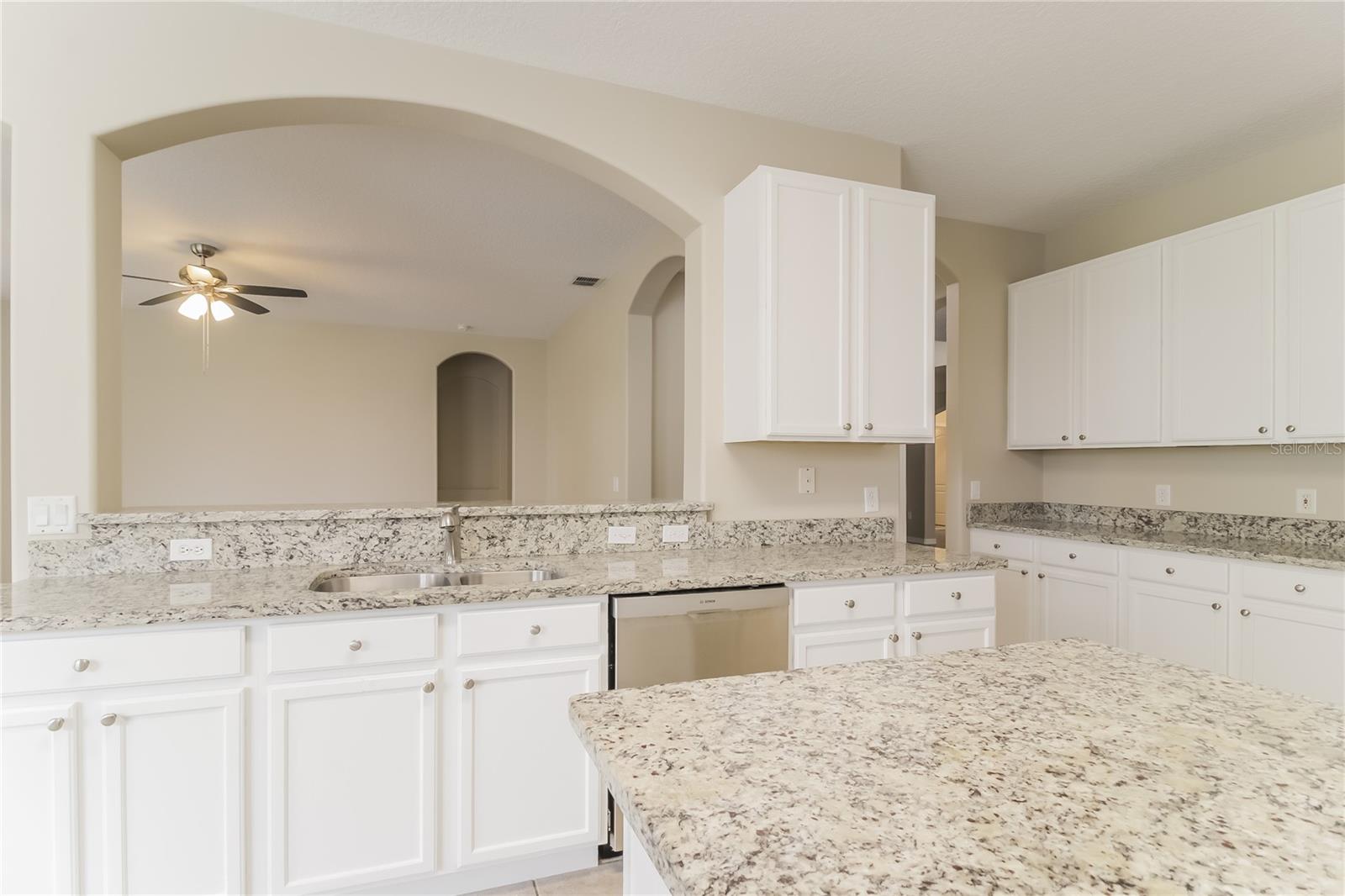 Single Family Residence at 2114 THE OAKS BLVD, KISSIMMEE, photo 7 of 15